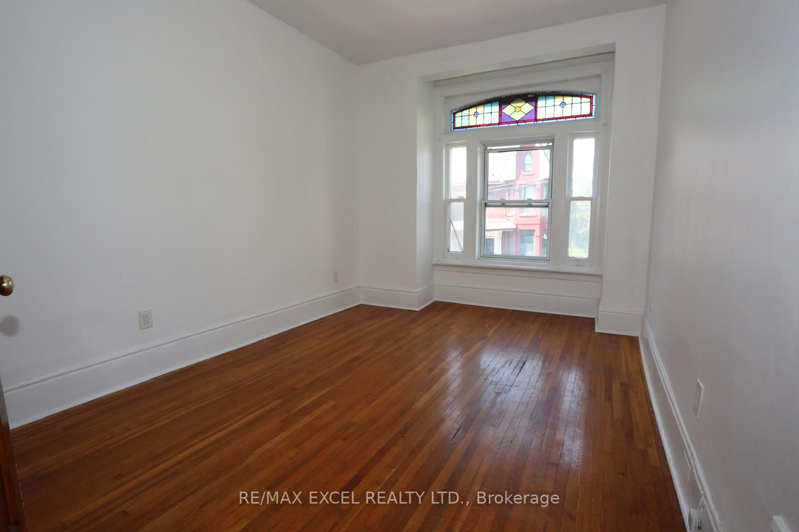15 Oxford Street Property Photo 6