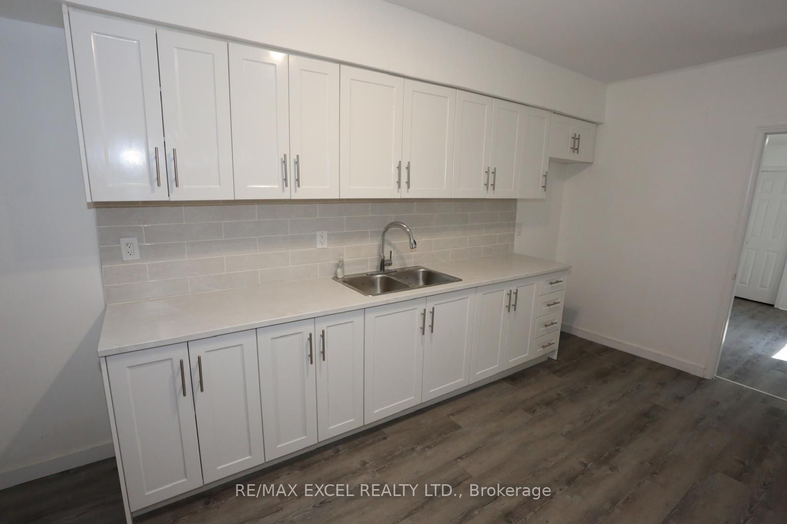 15 Oxford Street Property Photo 12