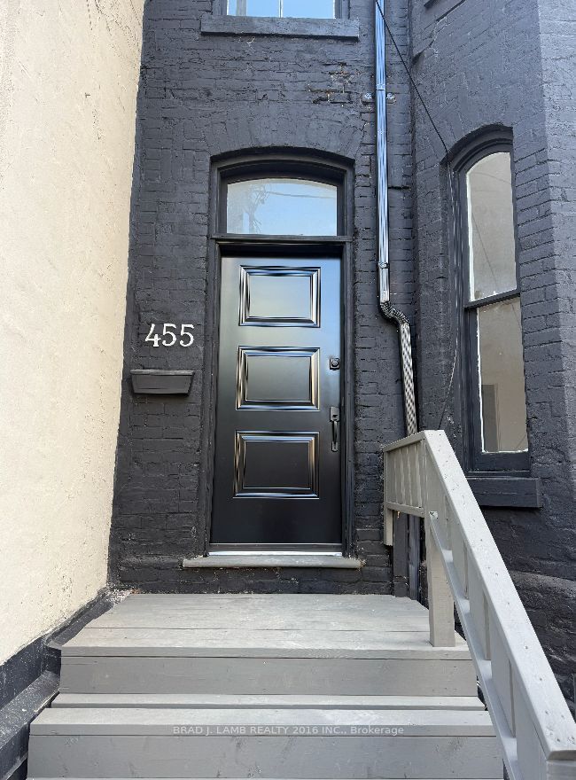 455 Richmond Street E Property Photo 2