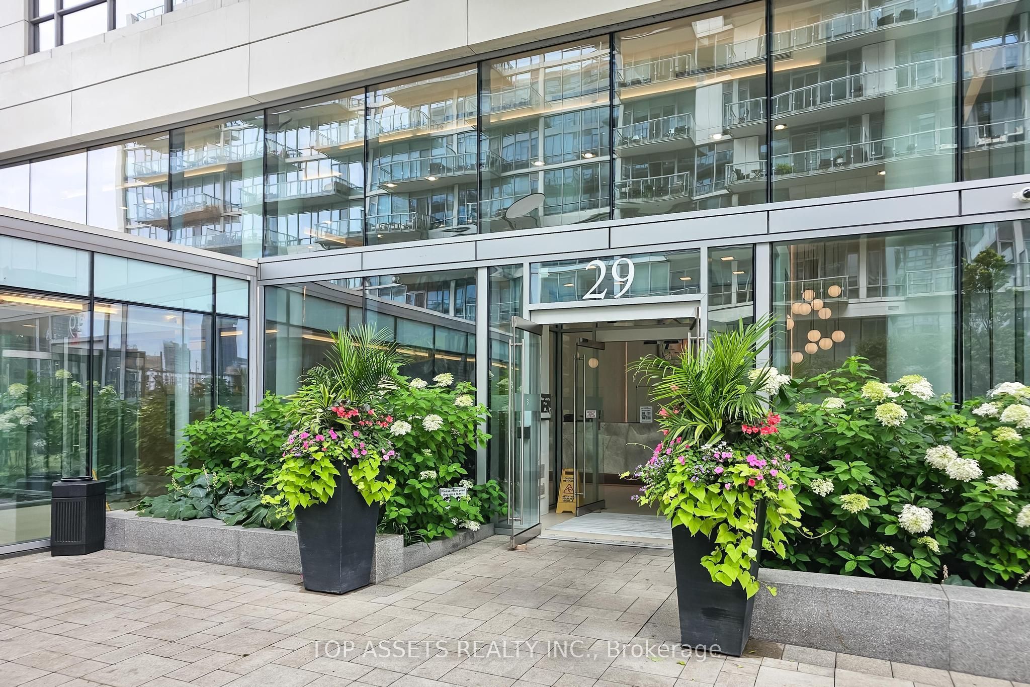 29 Queens Quay E 919 Property Photo 1