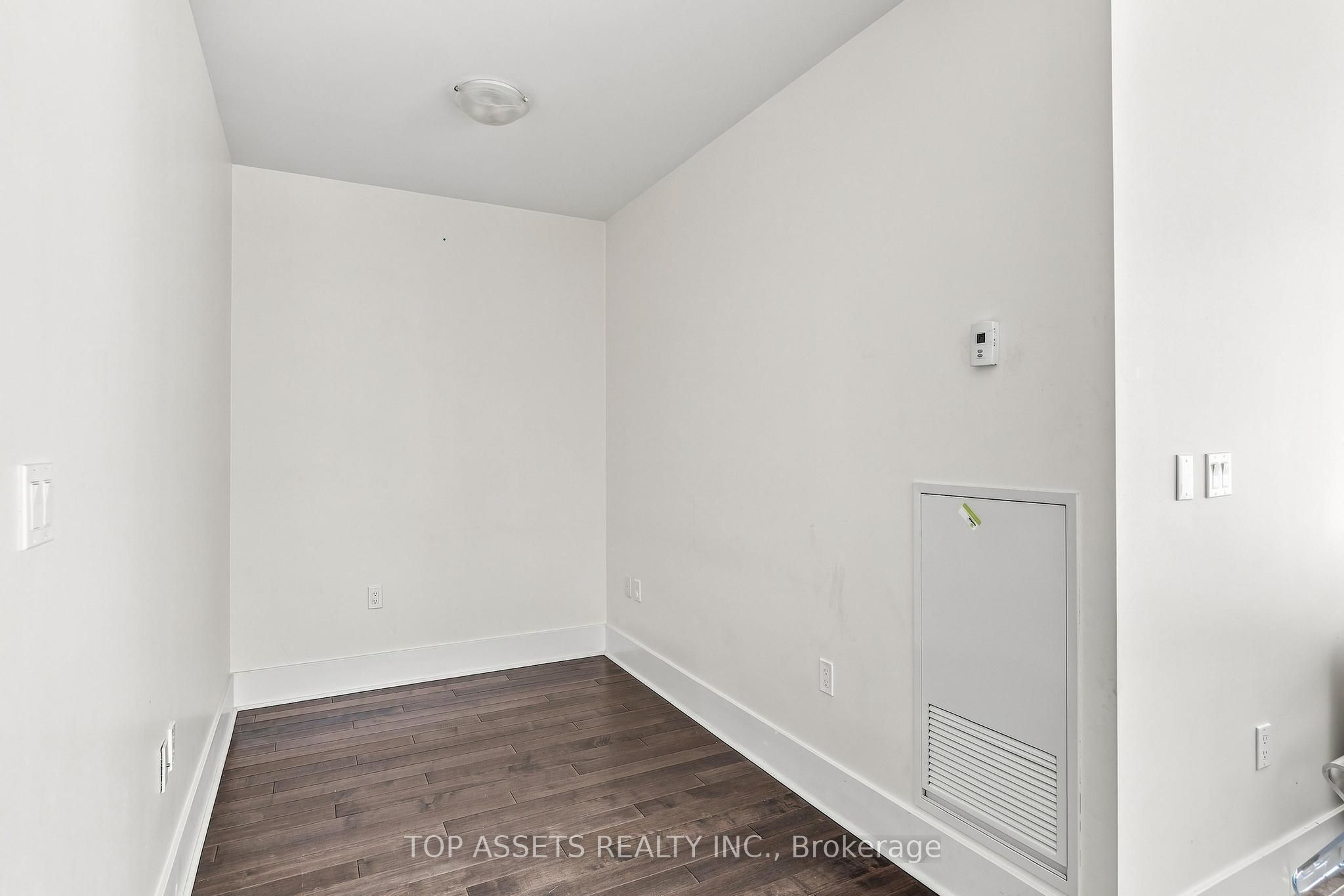 29 Queens Quay E 919 Property Photo 10