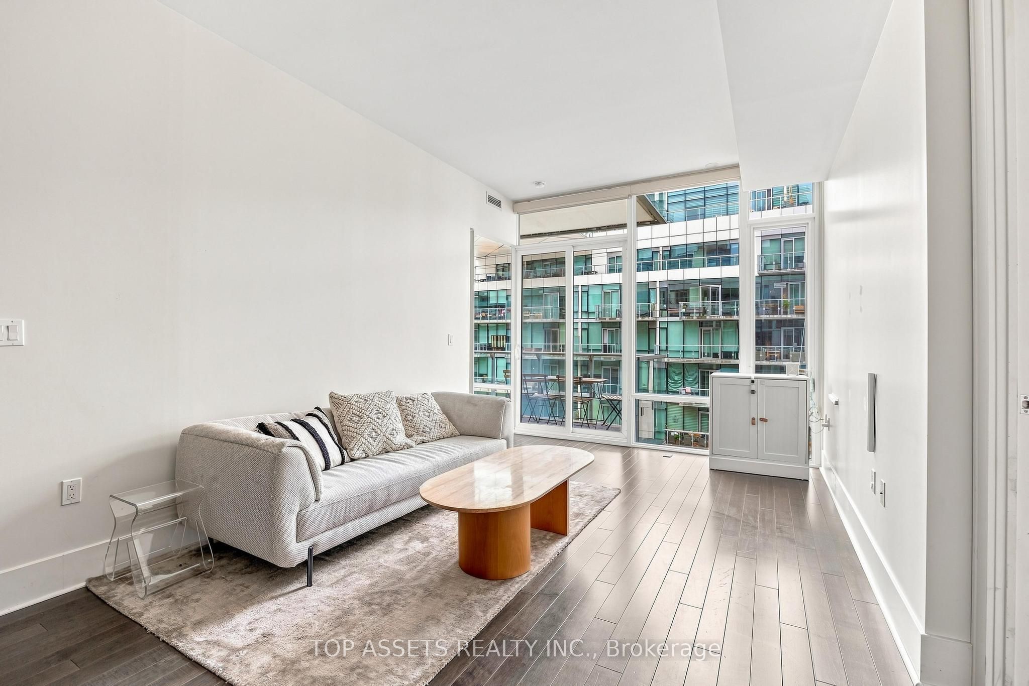 29 Queens Quay E 919 Property Photo 13