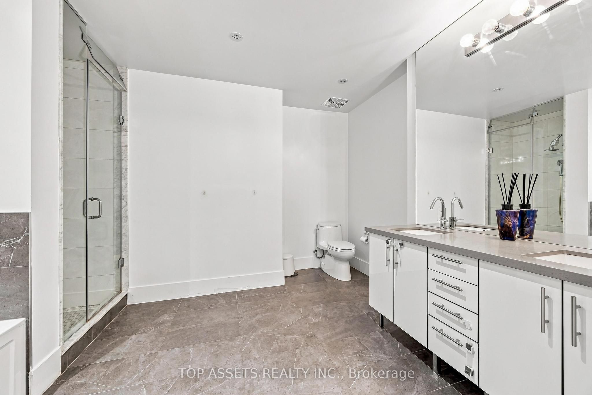 29 Queens Quay E 919 Property Photo 20