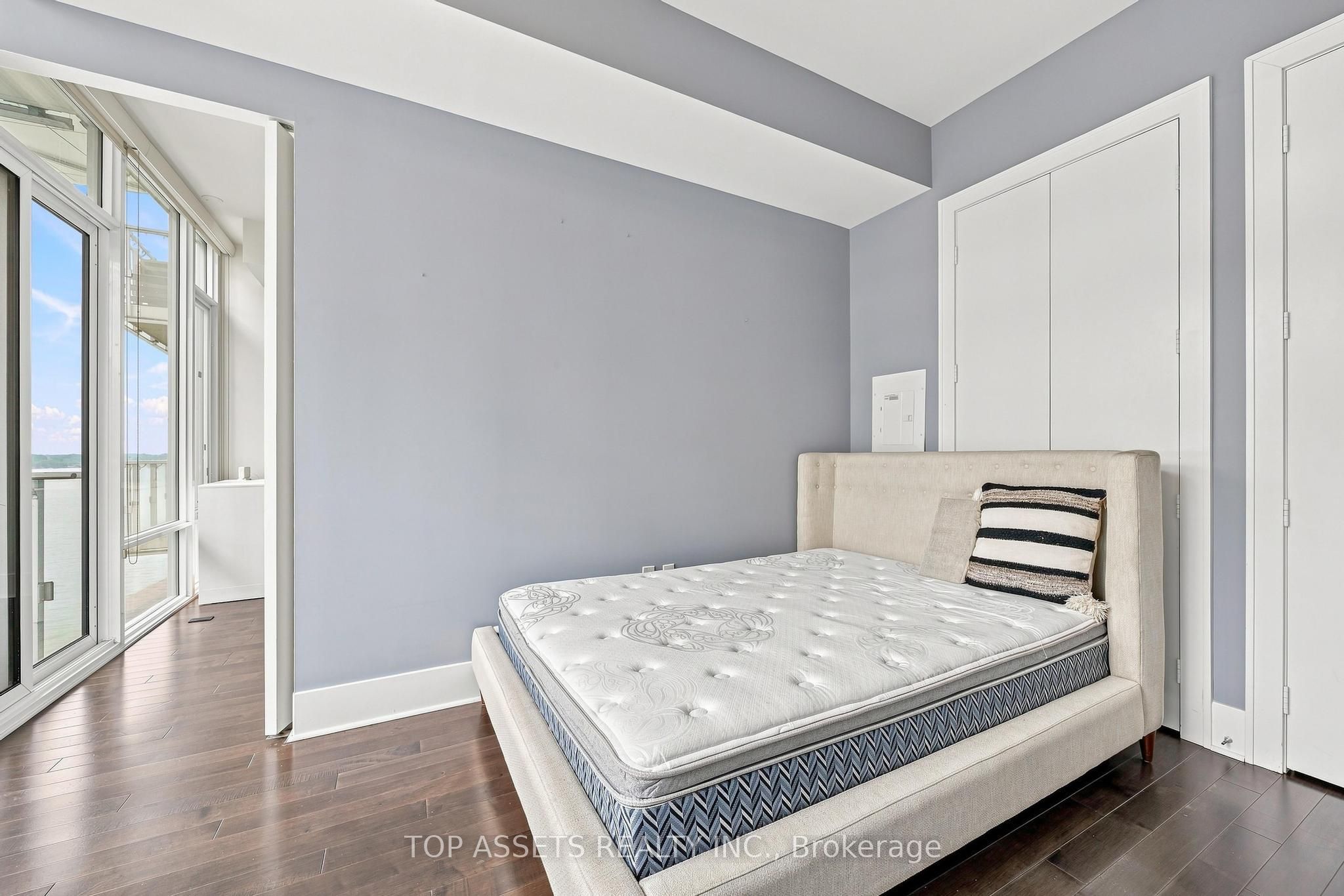 29 Queens Quay E 919 Property Photo 24