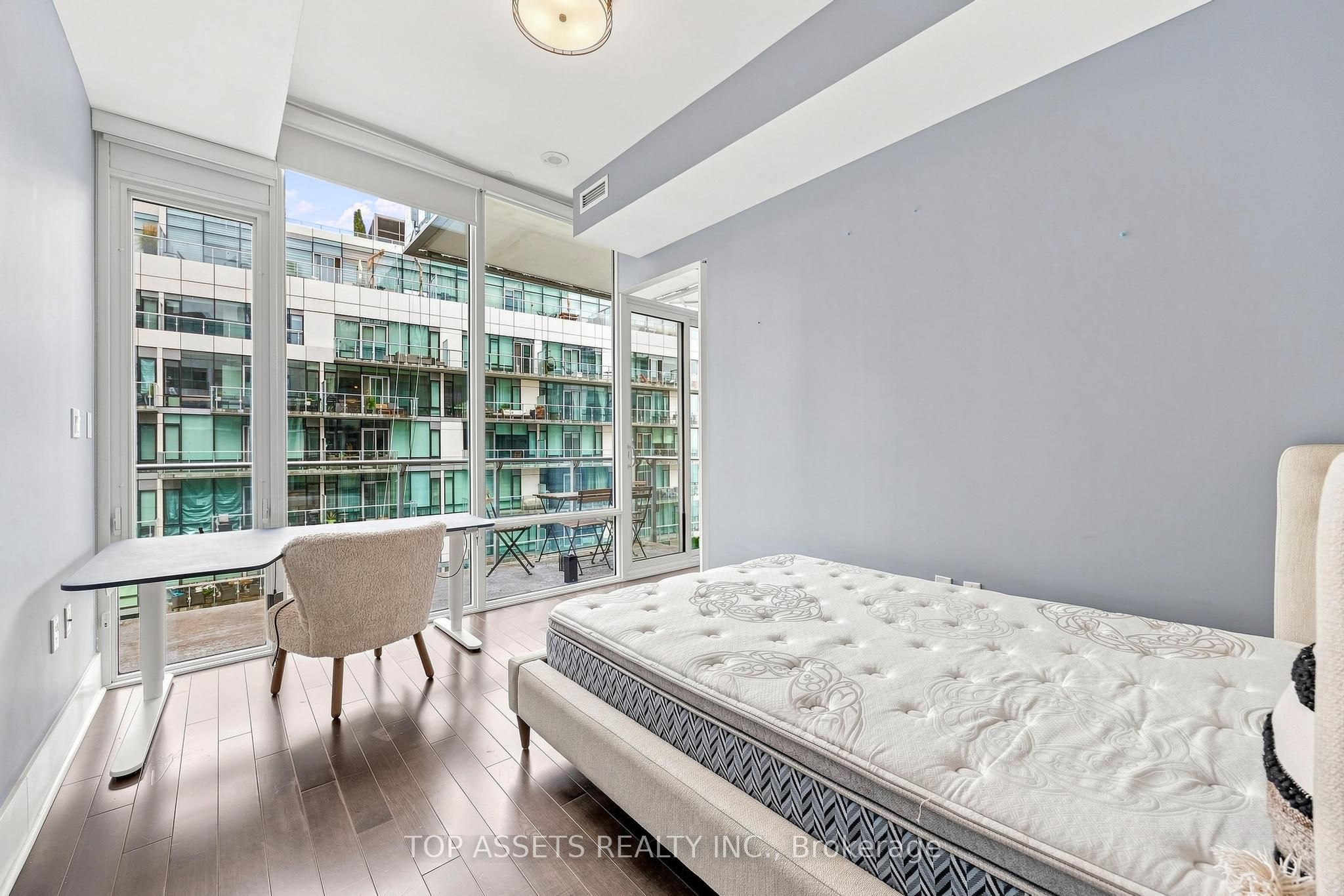 29 Queens Quay E 919 Property Photo 25