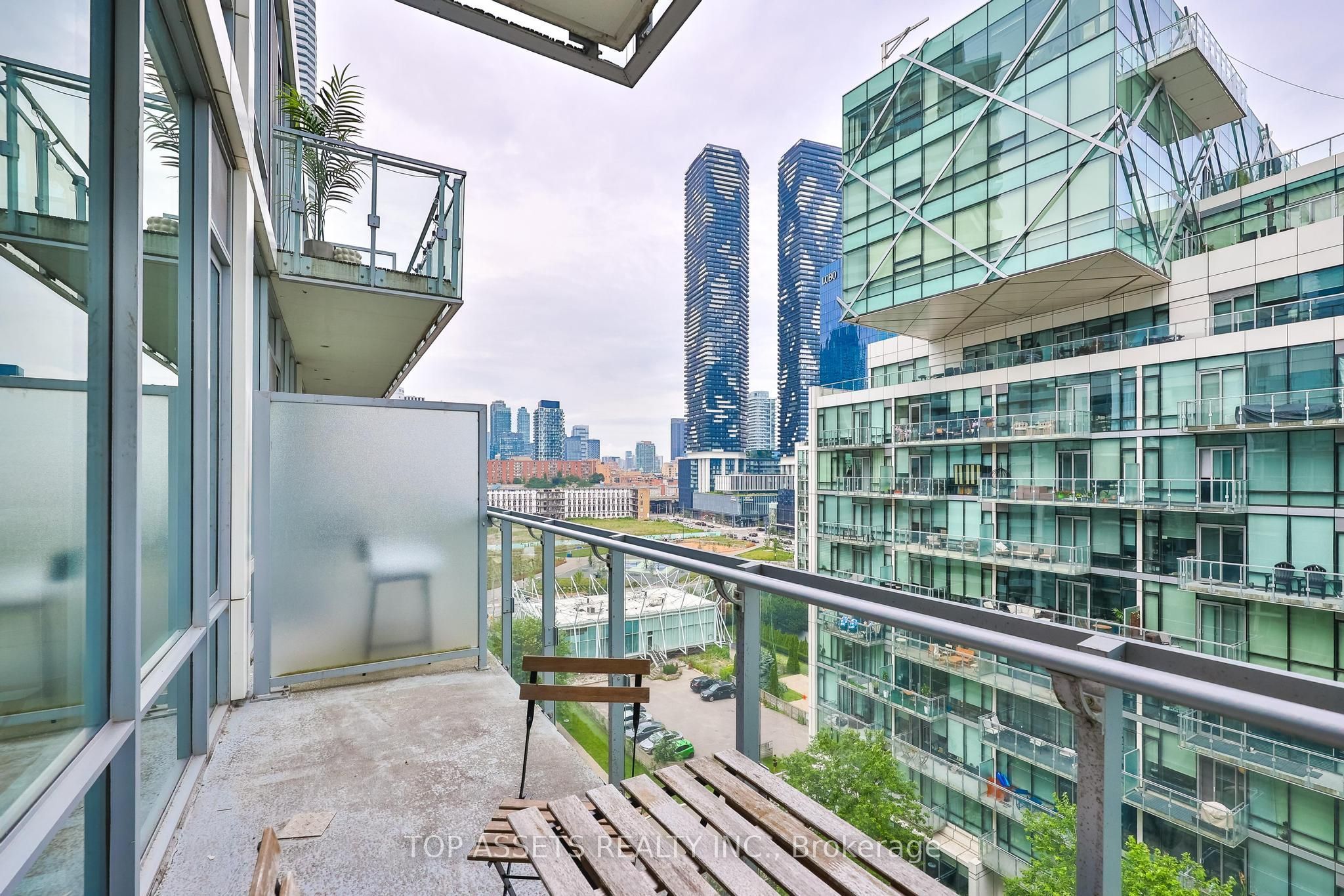 29 Queens Quay E 919 Property Photo 29