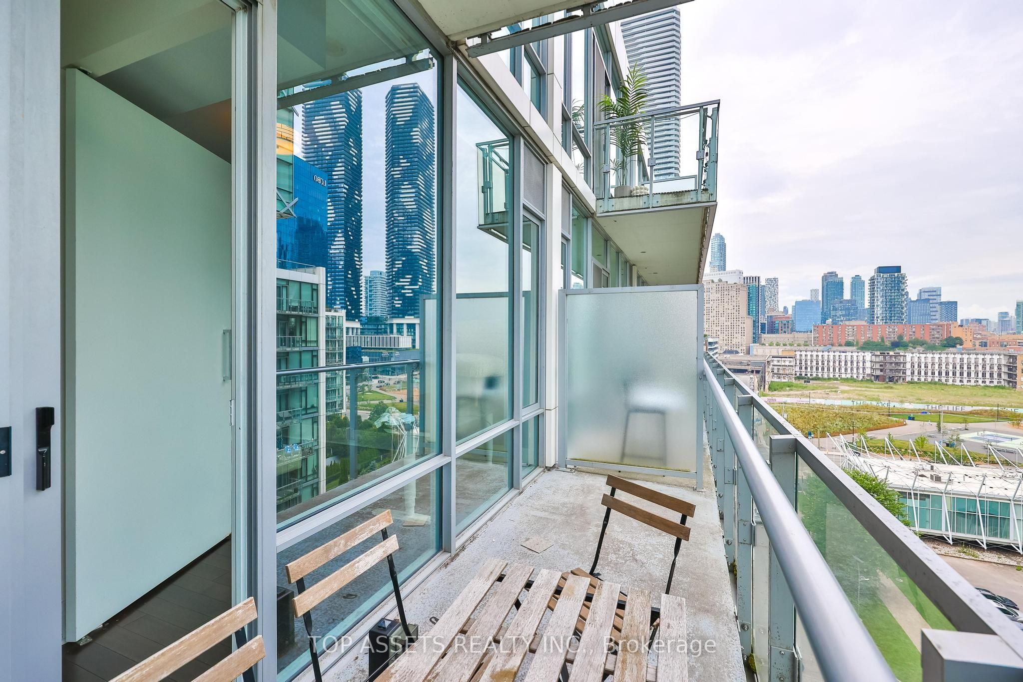 29 Queens Quay E 919 Property Photo 31