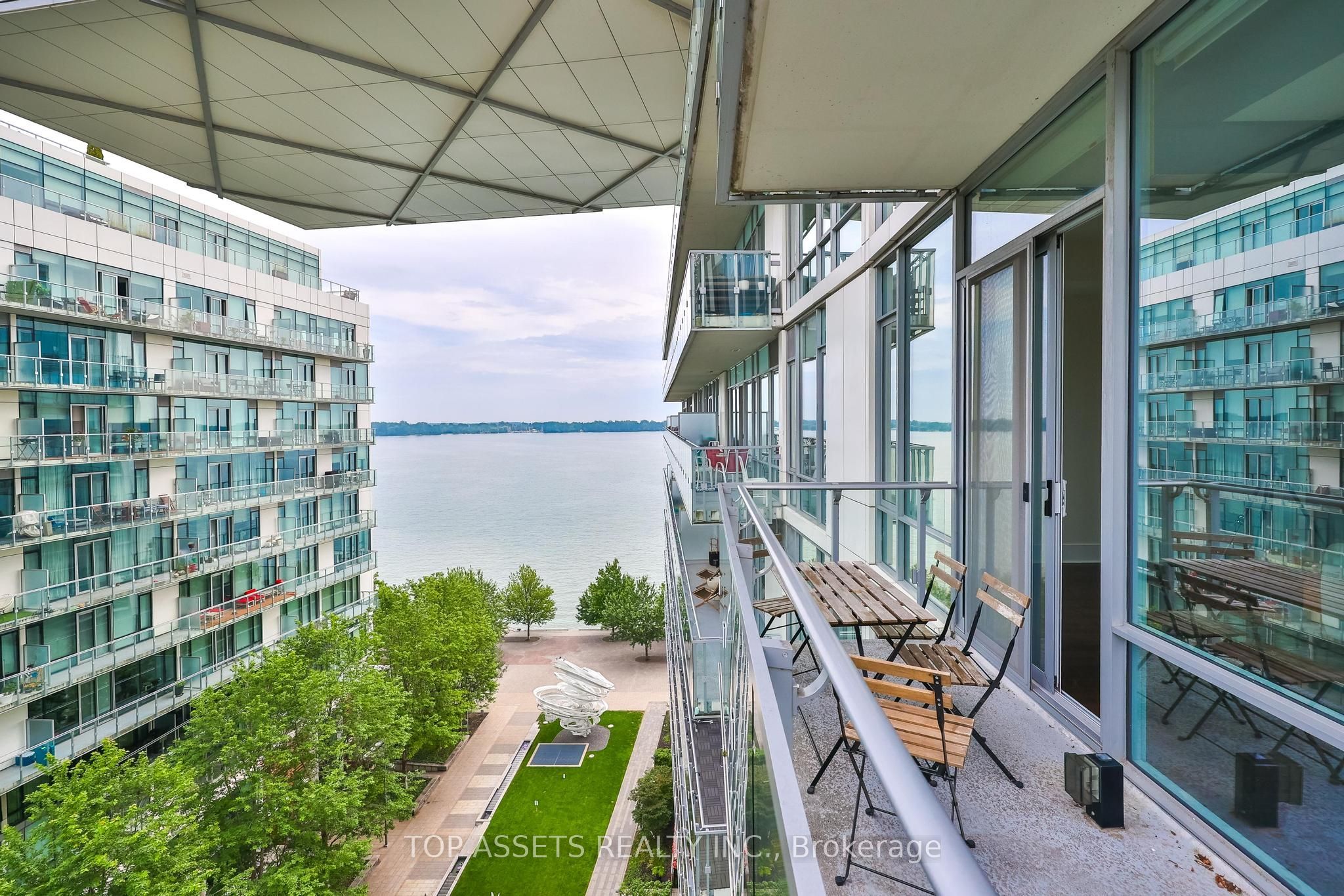 29 Queens Quay E 919 Property Photo 32