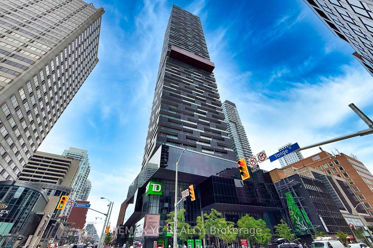 8 Eglinton Avenue E 4812