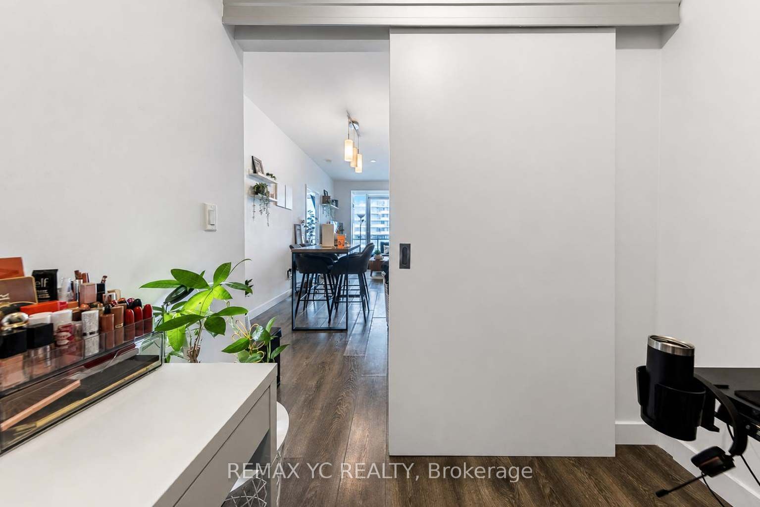 8 Eglinton Avenue E 4812 Property Photo 7