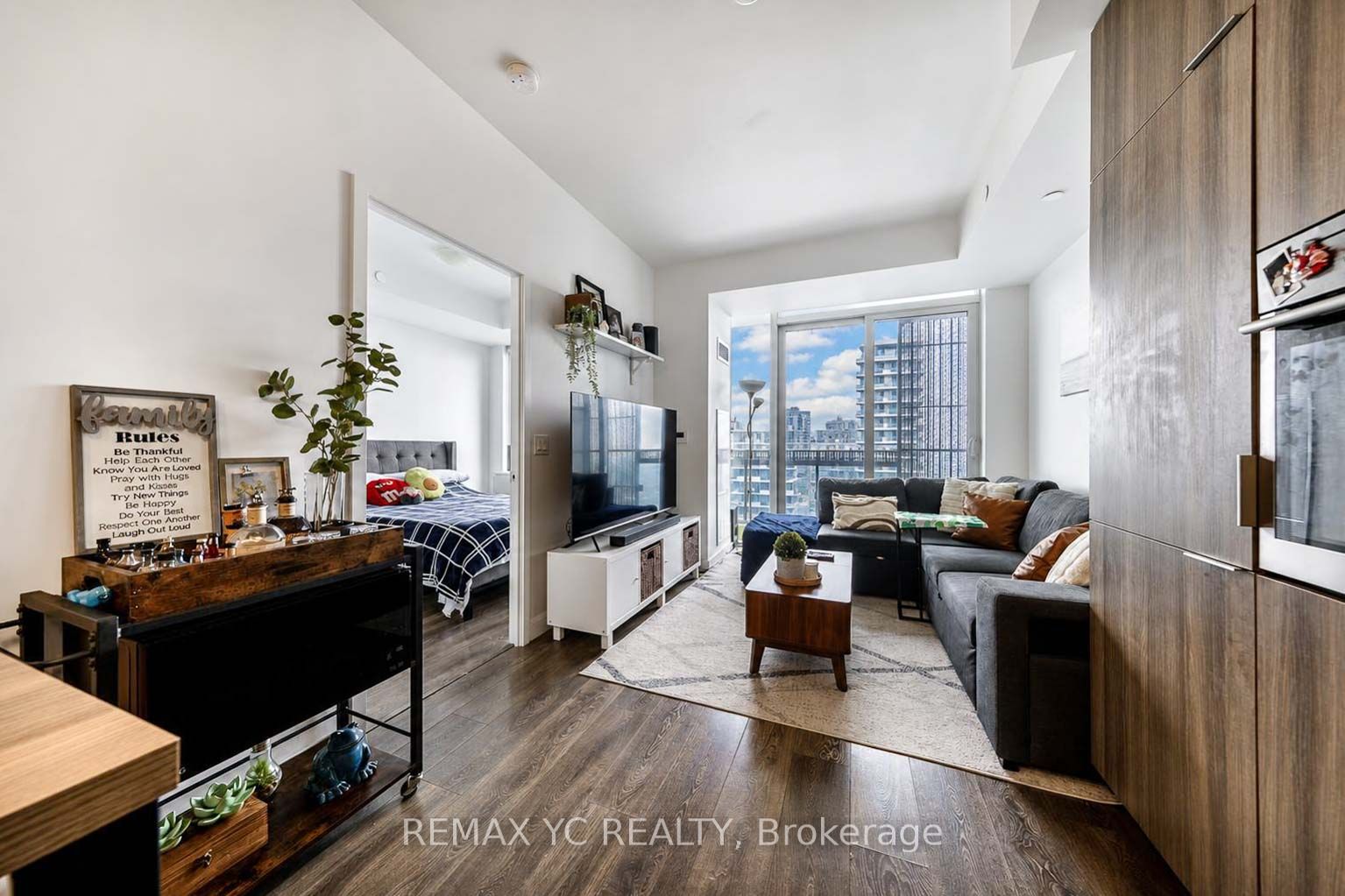8 Eglinton Avenue E 4812 Property Photo 10