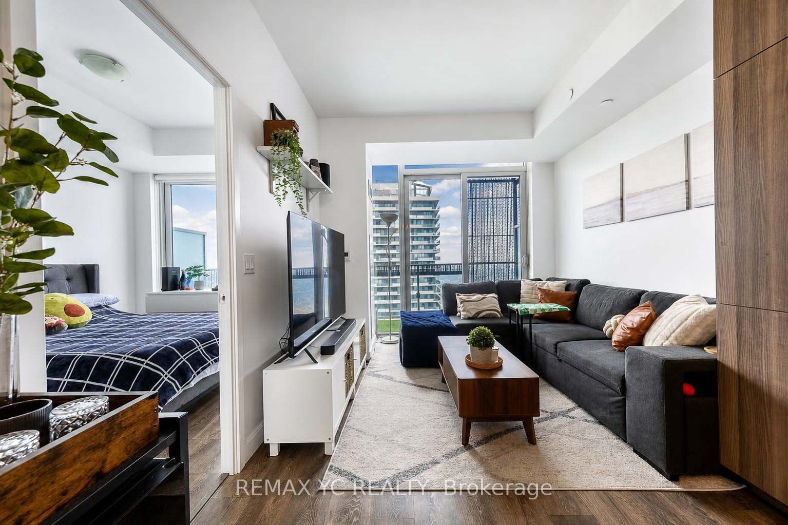 8 Eglinton Avenue E 4812 Property Photo 11