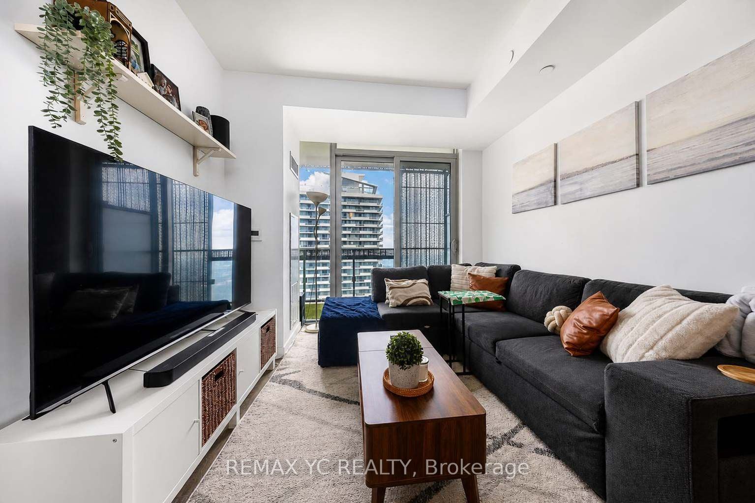 8 Eglinton Avenue E 4812 Property Photo 12