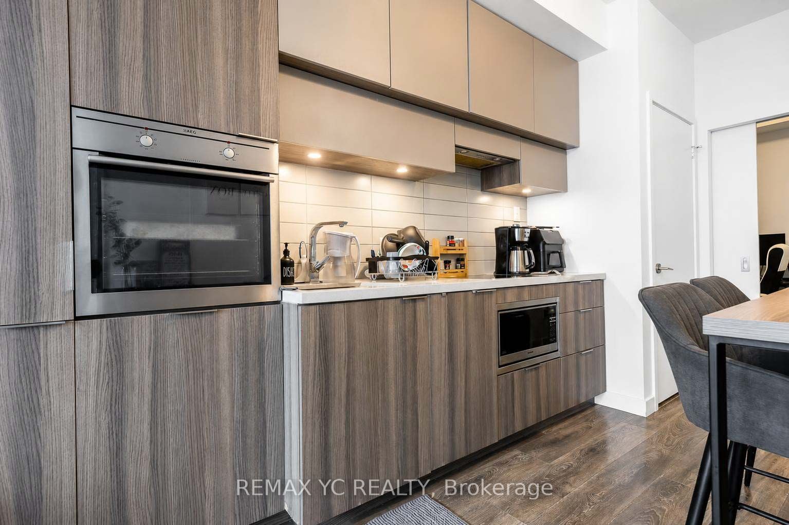 8 Eglinton Avenue E 4812 Property Photo 15