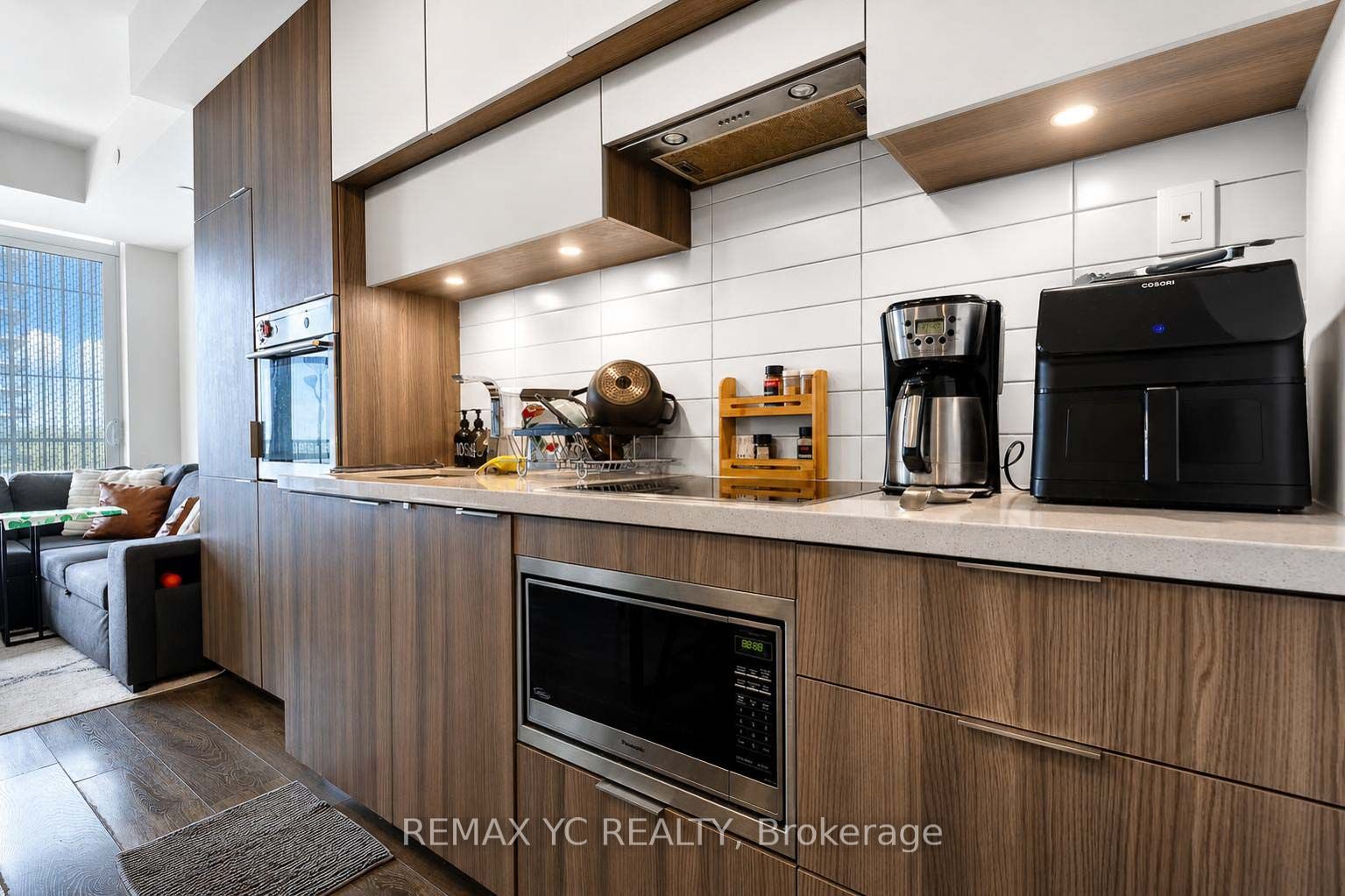 8 Eglinton Avenue E 4812 Property Photo 16
