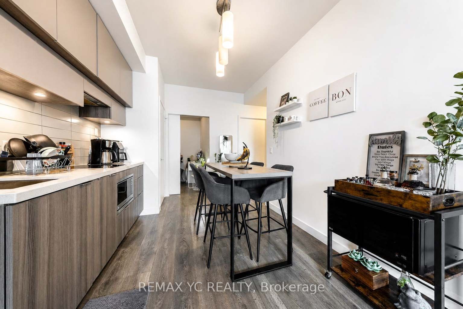 8 Eglinton Avenue E 4812 Property Photo 18