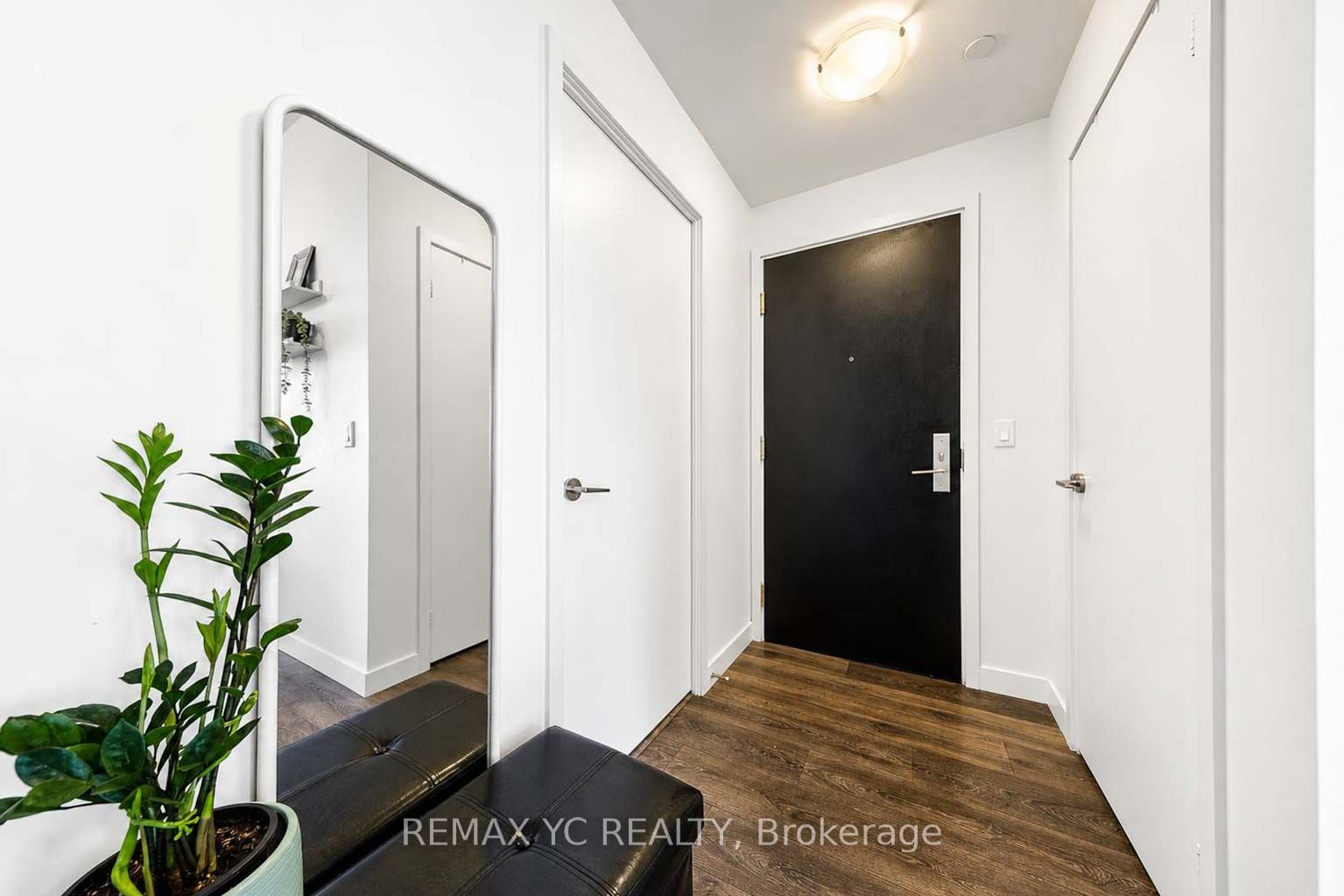 8 Eglinton Avenue E 4812 Property Photo 26