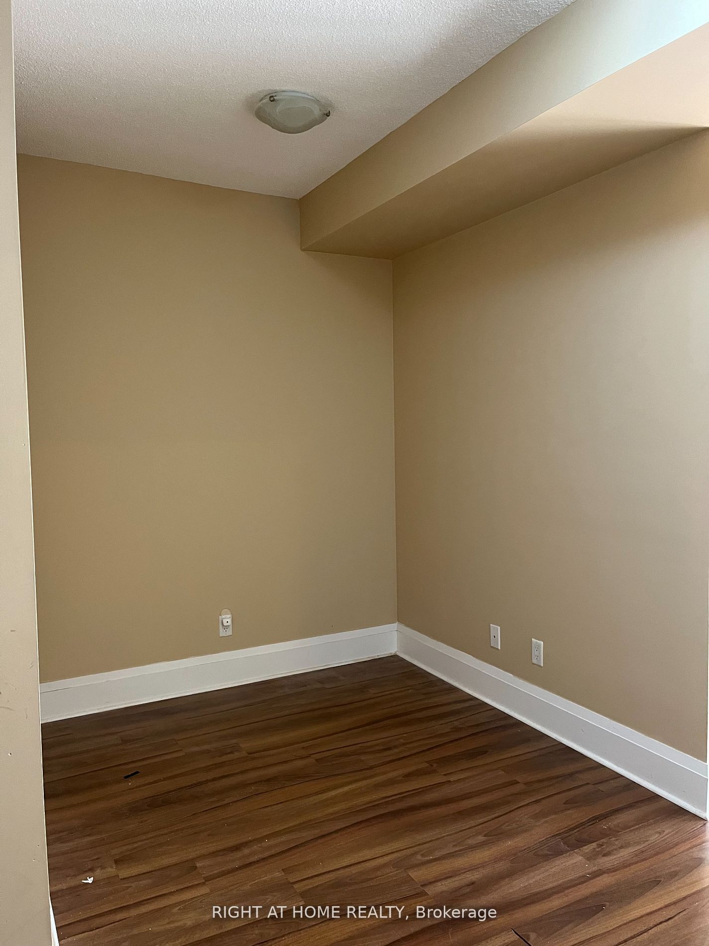 100 Harrison Garden Boulevard 1414 Property Photo 14