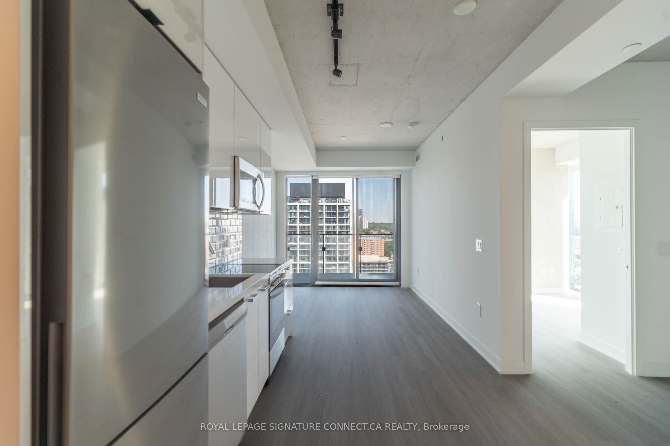 284 King Street E 2107 Property Photo 6