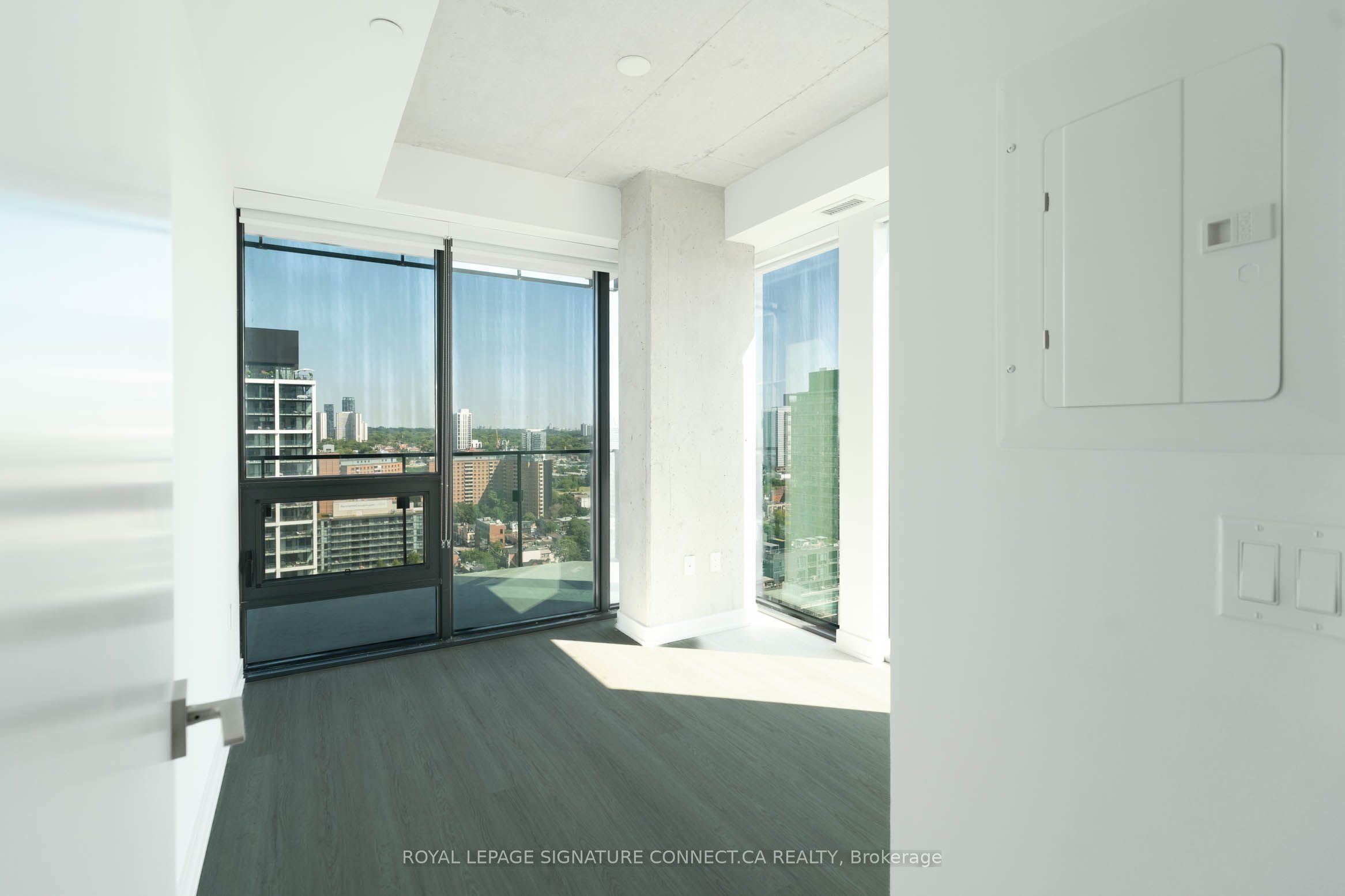284 King Street E 2107 Property Photo 8