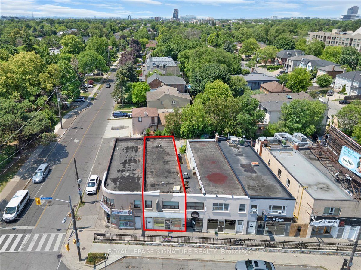 3016 Bathurst Street Property Photo 2