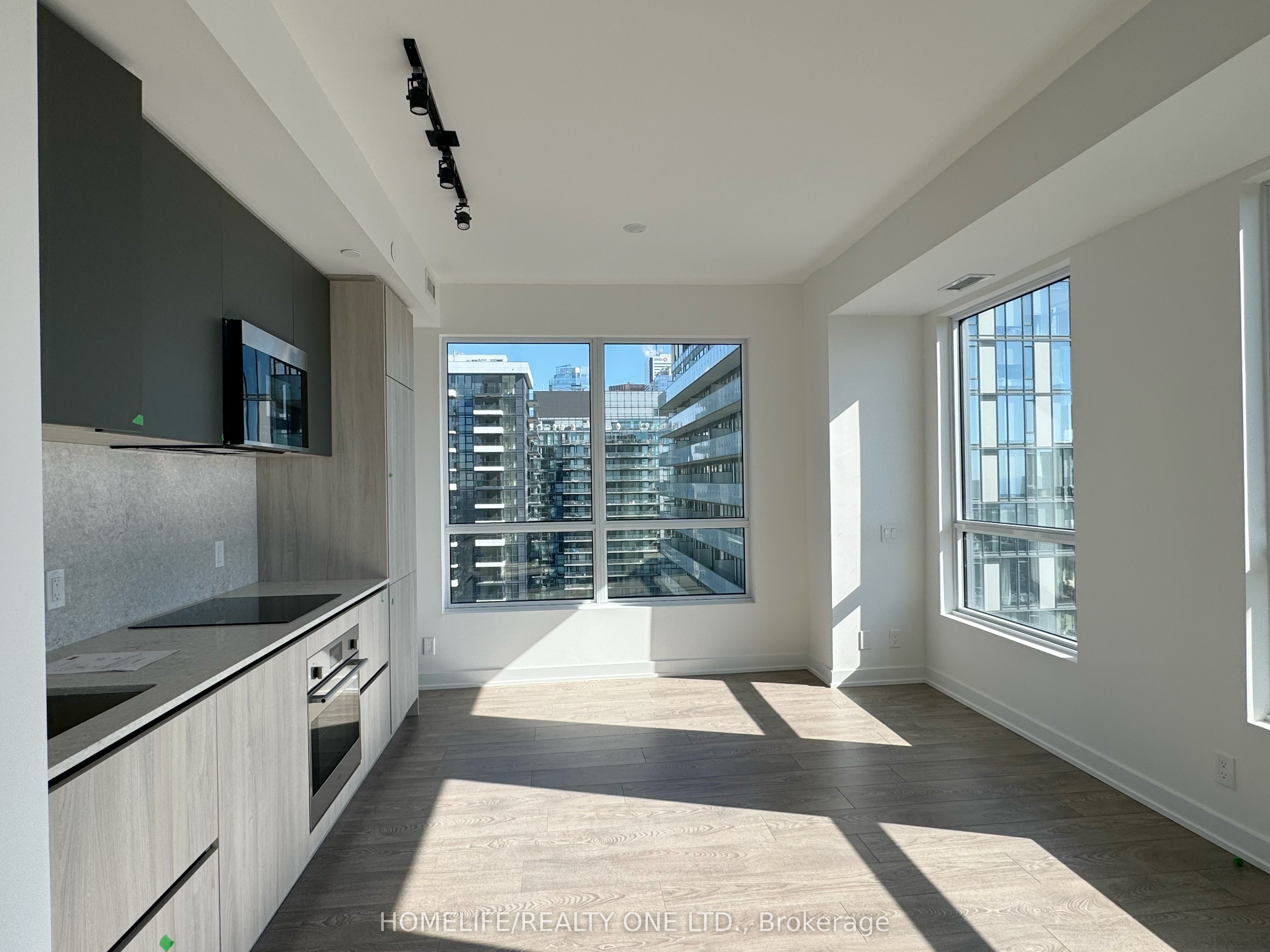 108 Peter Street 4106 Property Photo 1