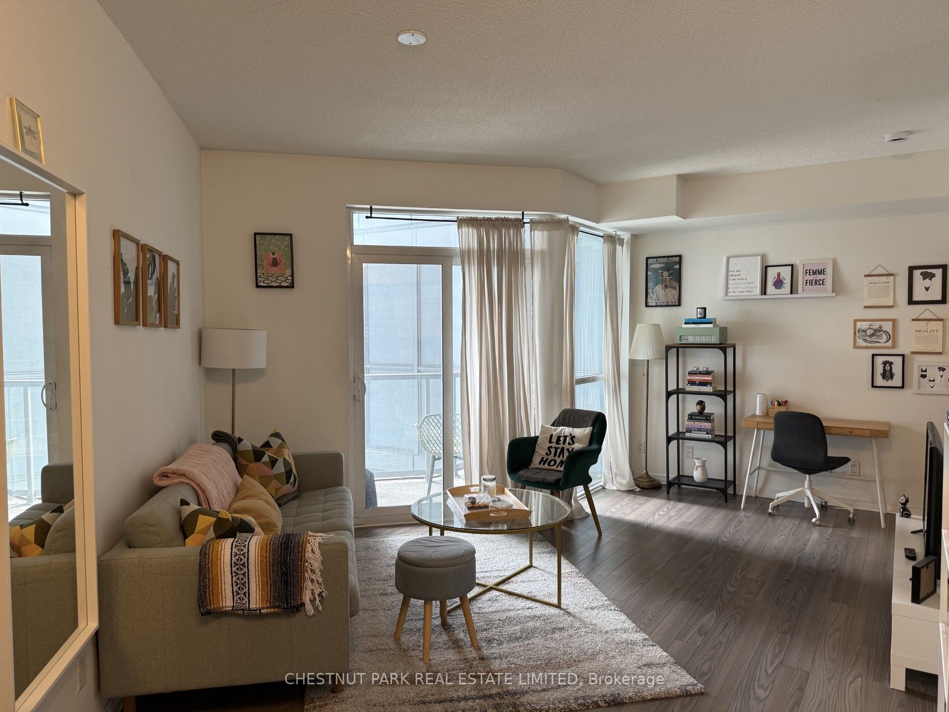 352 Front Street W 1711 Property Photo 6