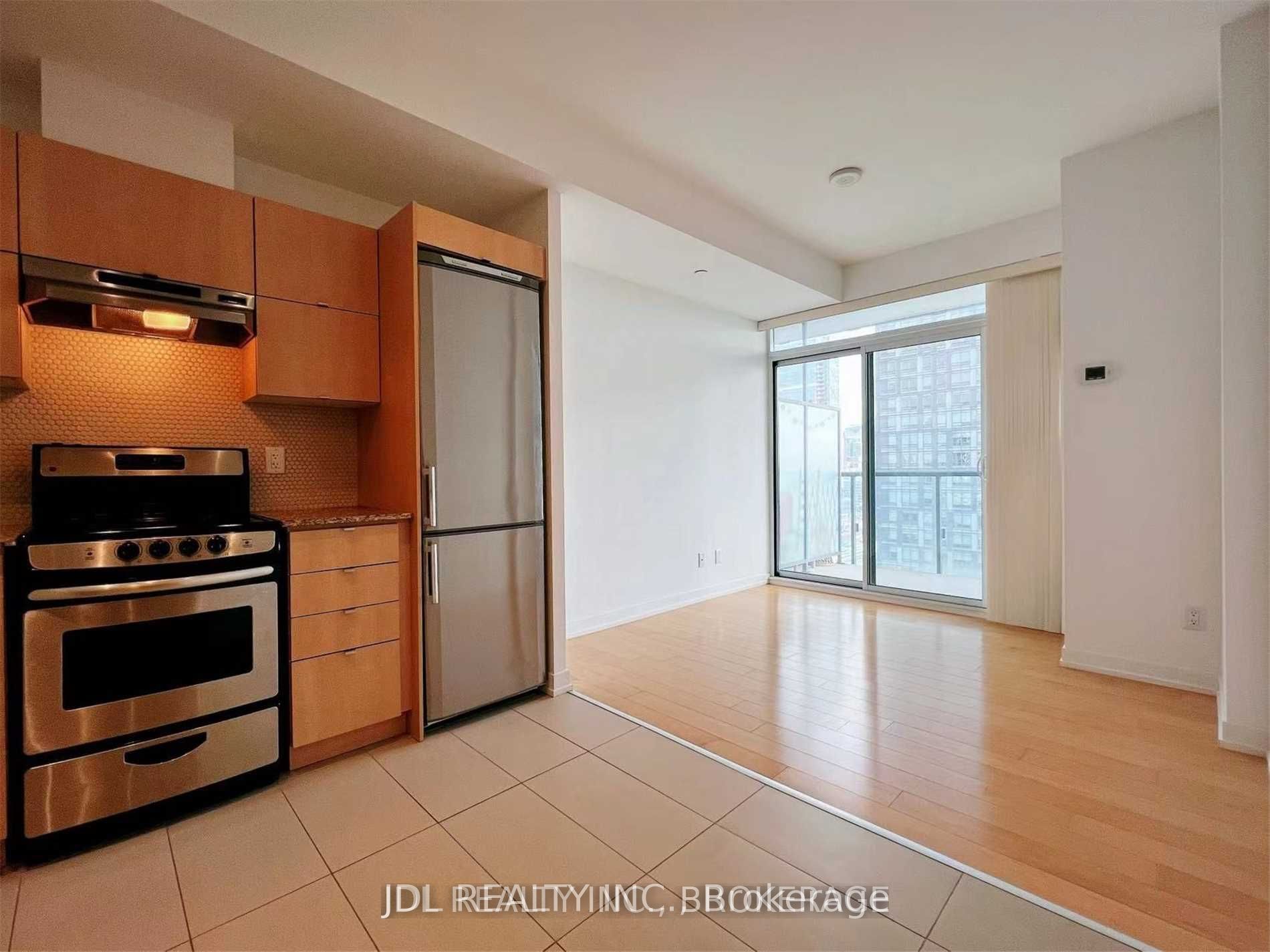 170 Fort York Boulevard 1907 Property Photo 4