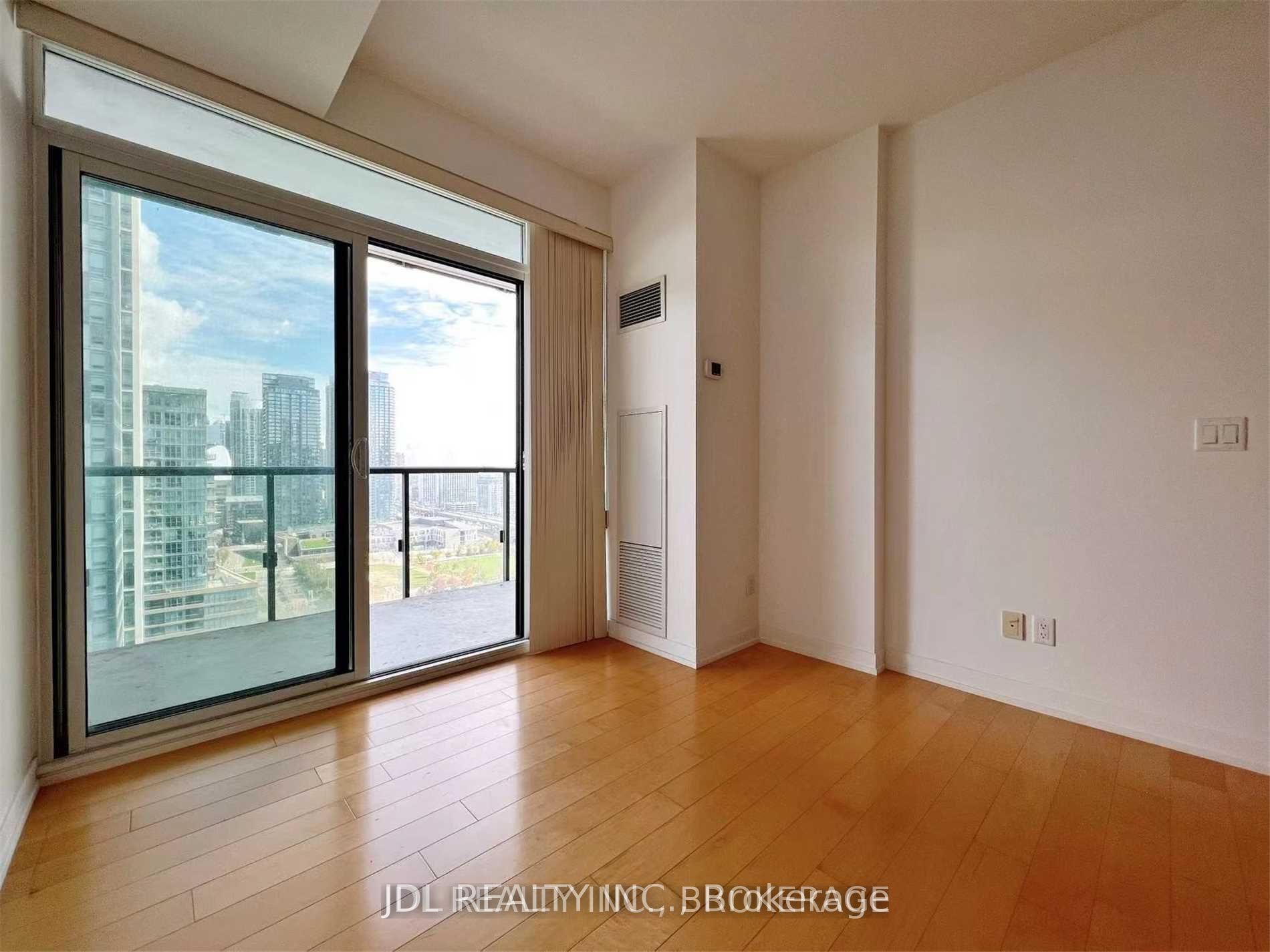 170 Fort York Boulevard 1907 Property Photo 6