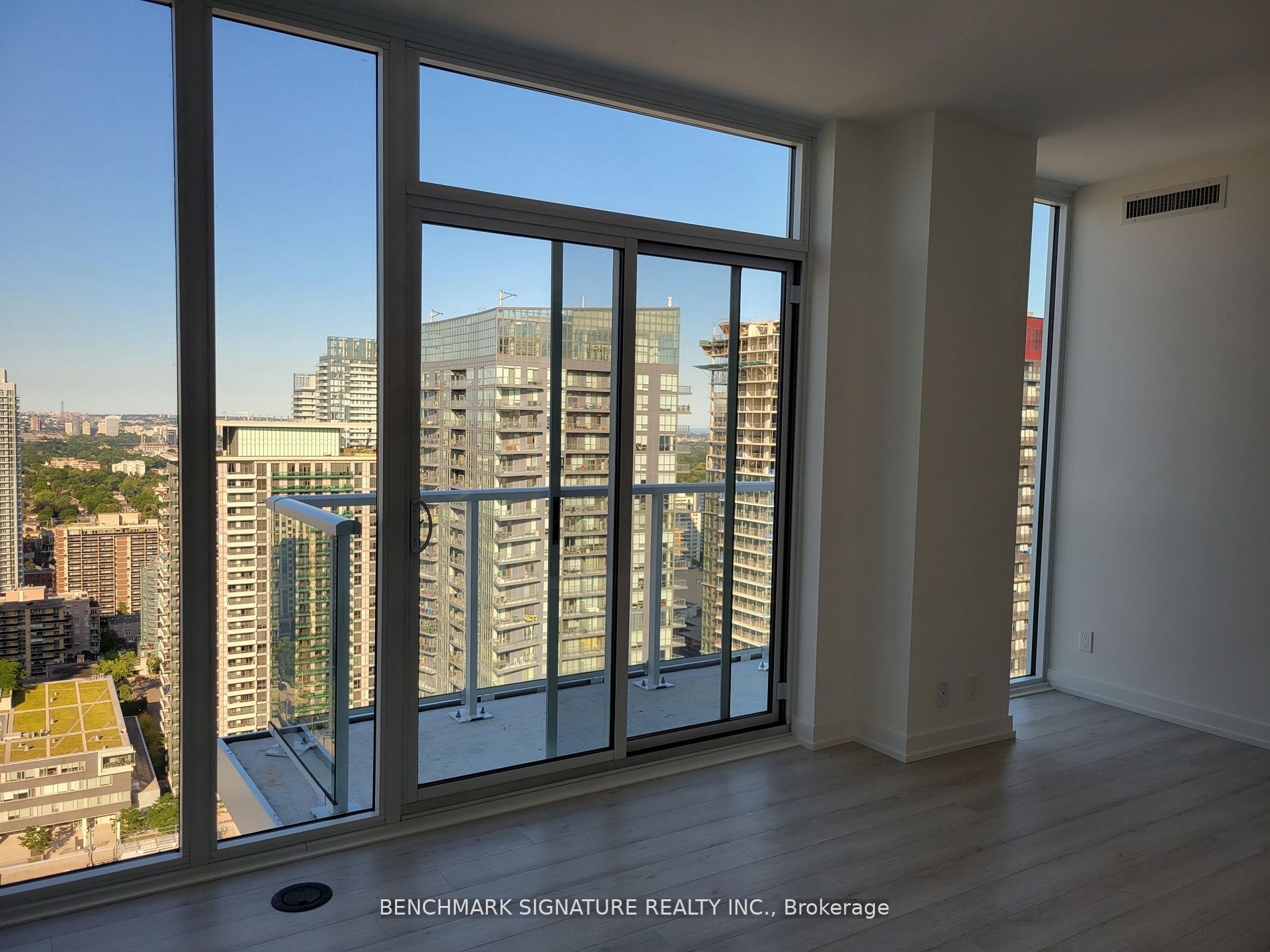33 Helendale Avenue 2903 Property Photo 9