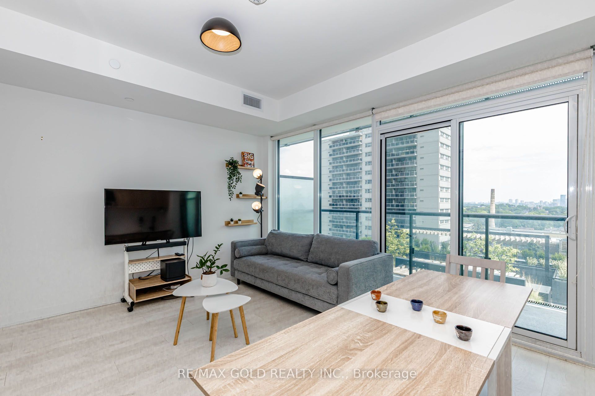 127 Broadway Avenue 1011 Property Photo 15