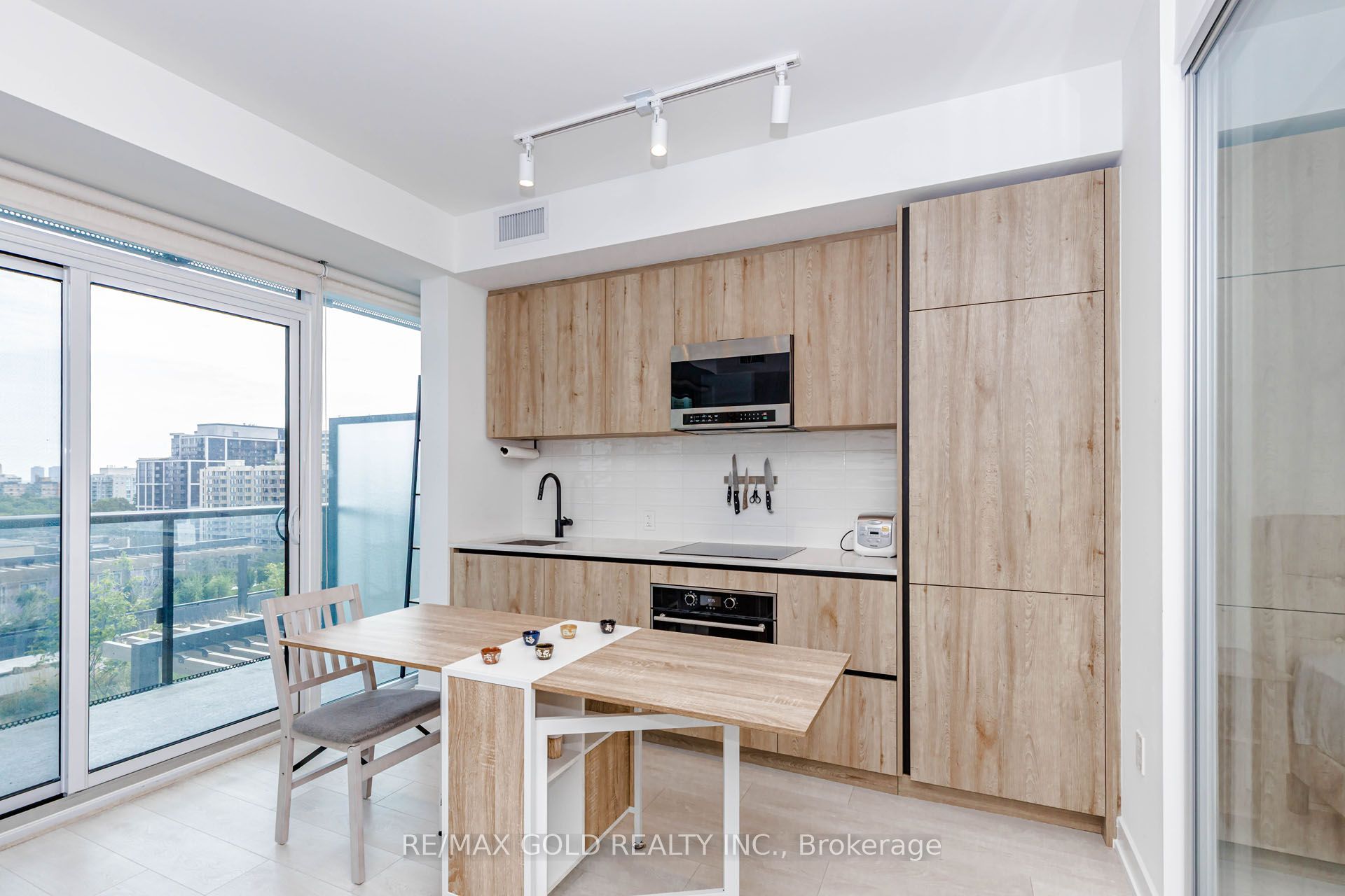 127 Broadway Avenue 1011 Property Photo 16