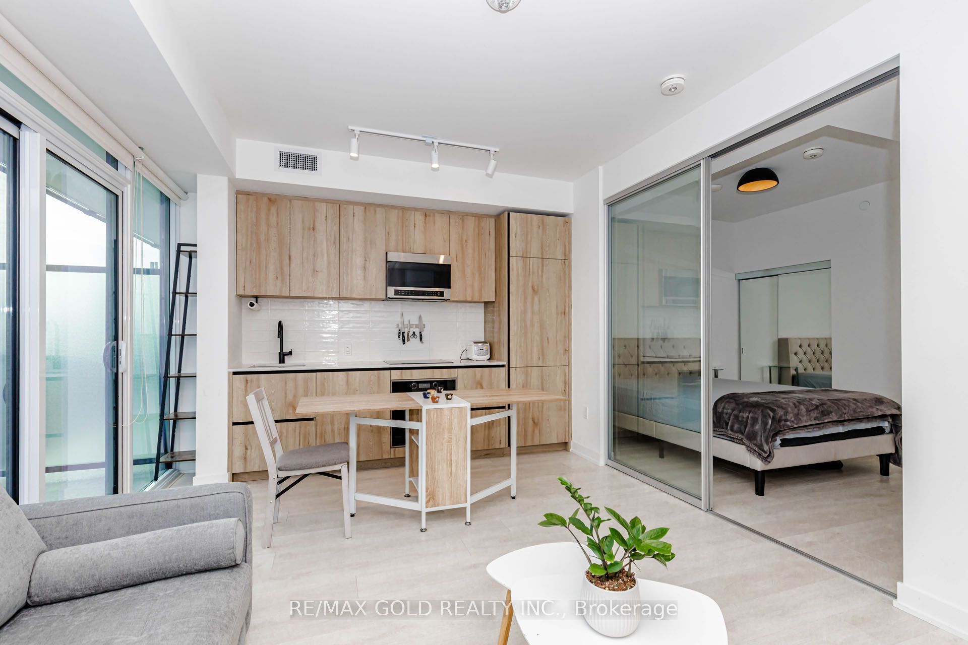 127 Broadway Avenue 1011 Property Photo 18