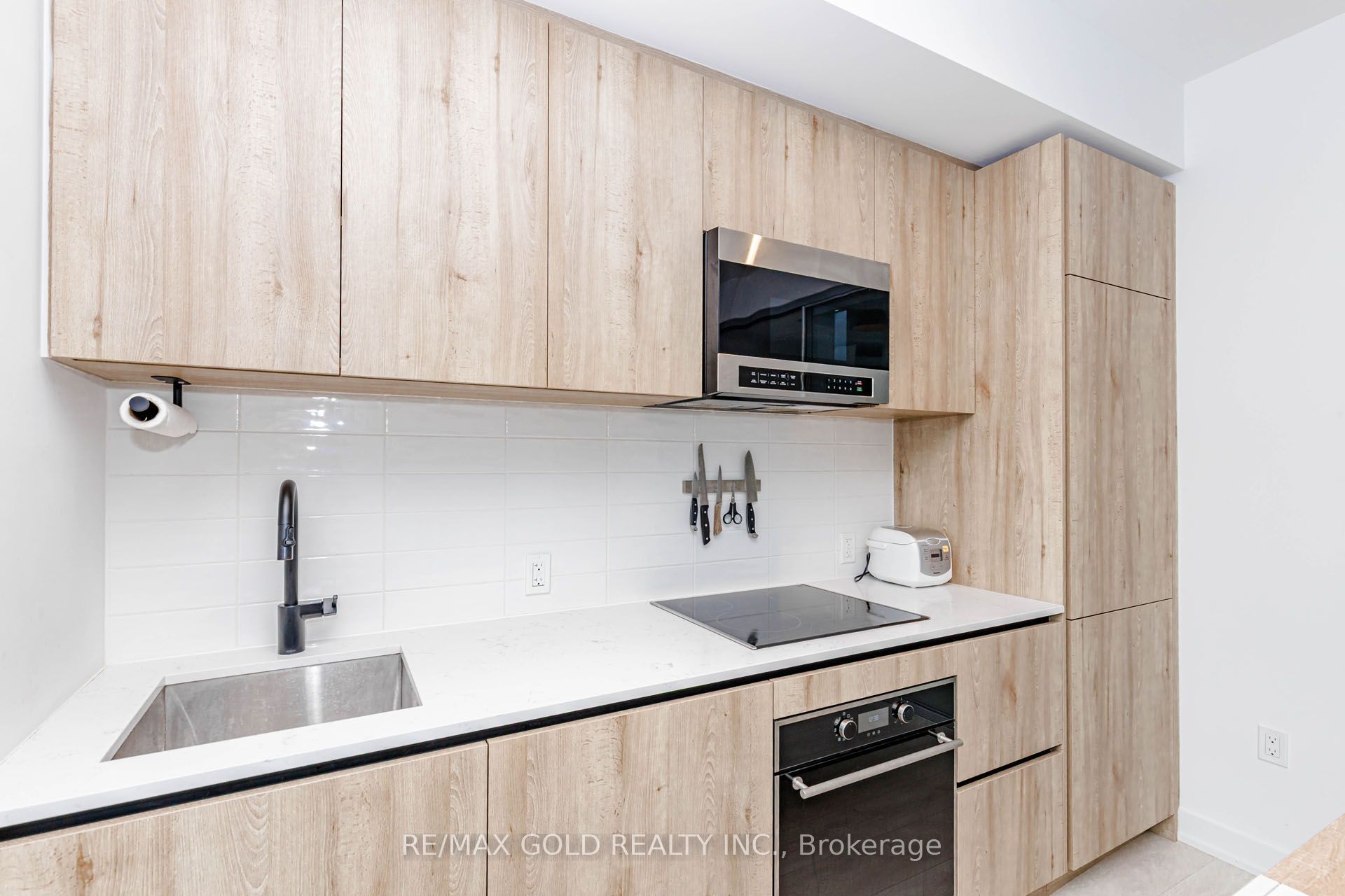 127 Broadway Avenue 1011 Property Photo 21