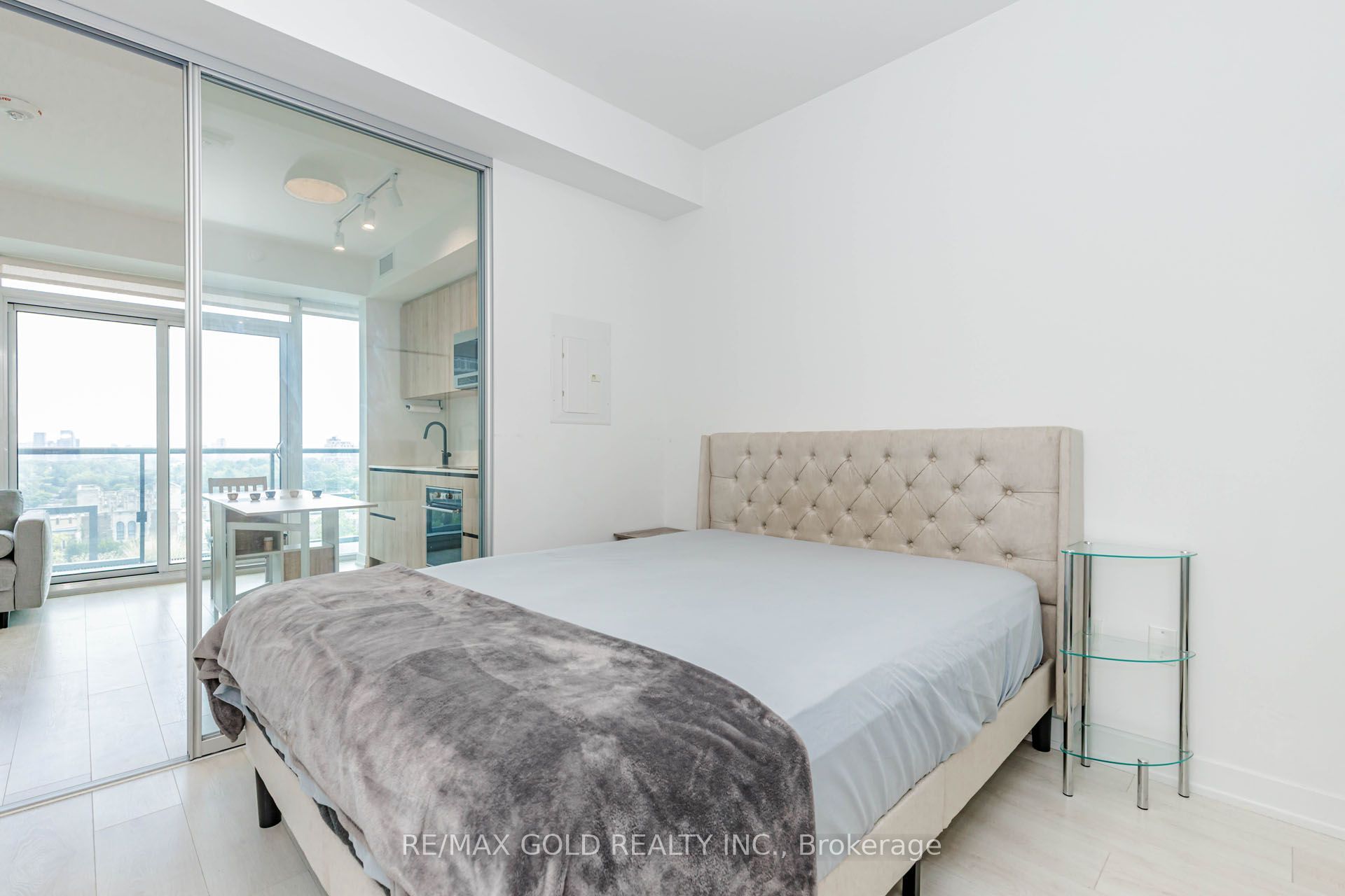 127 Broadway Avenue 1011 Property Photo 23