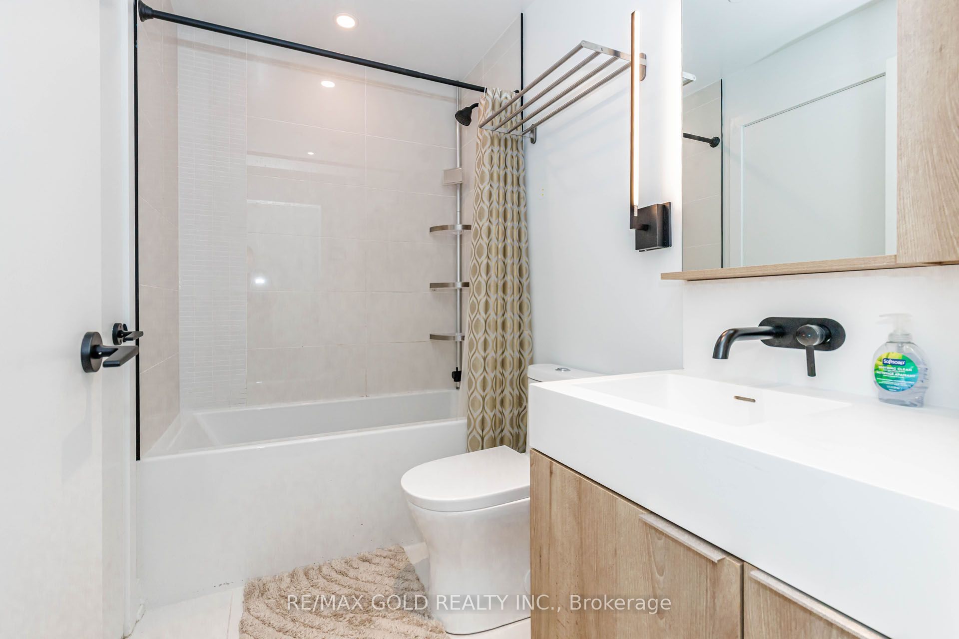 127 Broadway Avenue 1011 Property Photo 26