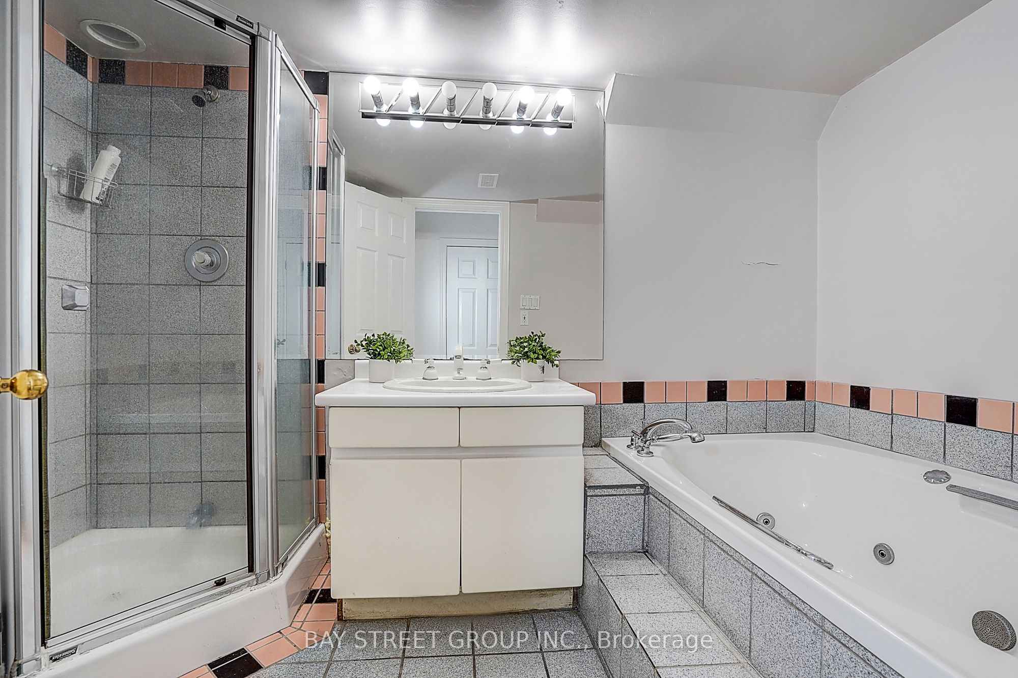 6 Caravan Drive Property Photo 46