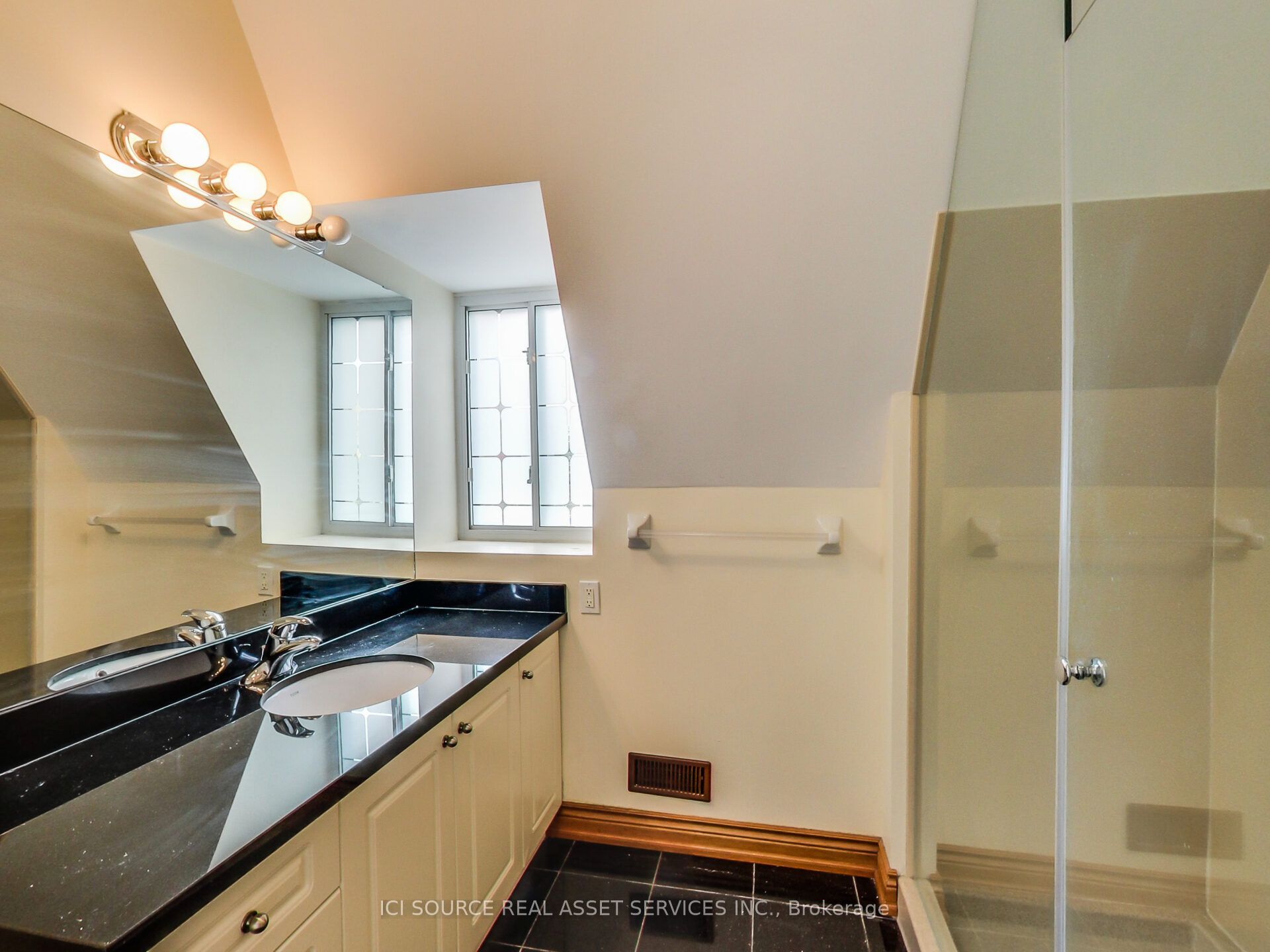 287 Palmerston Avenue Main Property Photo 31