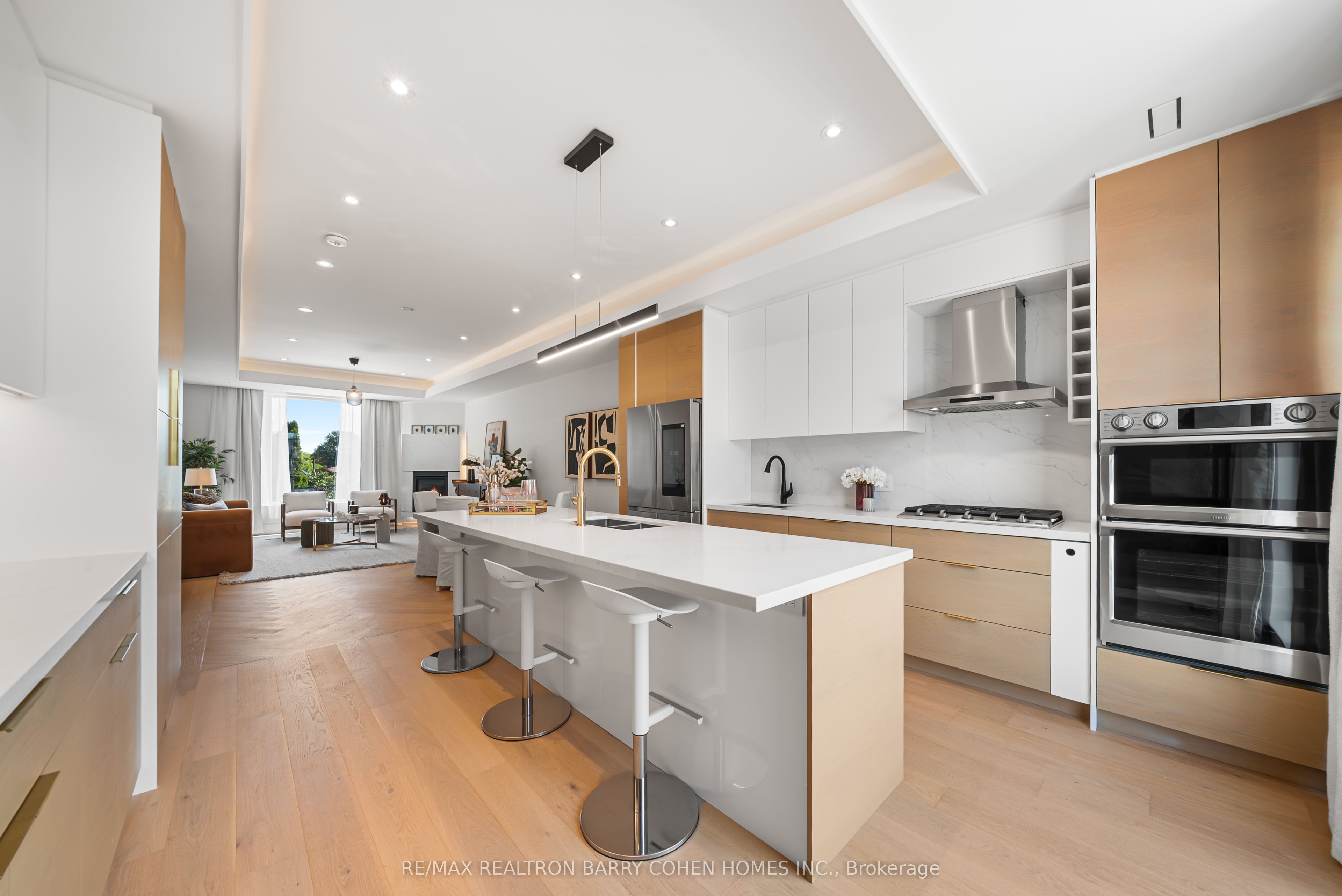 33 Lanark Avenue Property Photo 7