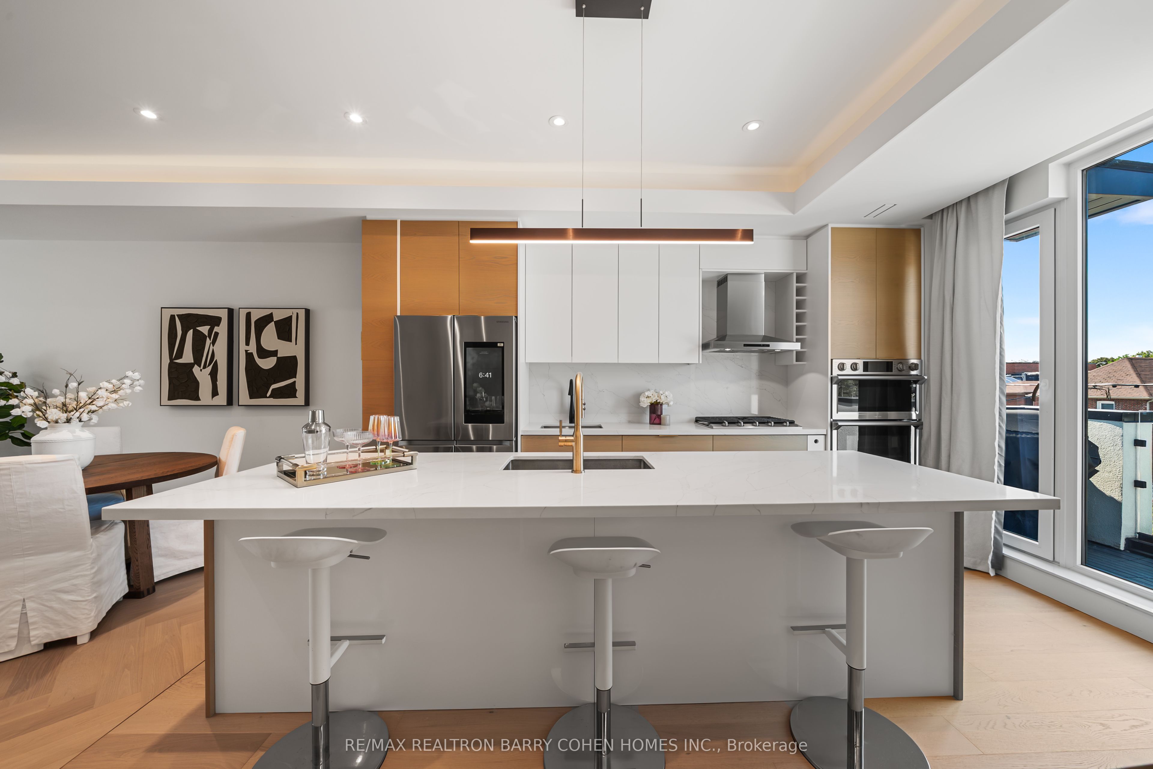 33 Lanark Avenue Property Photo 9