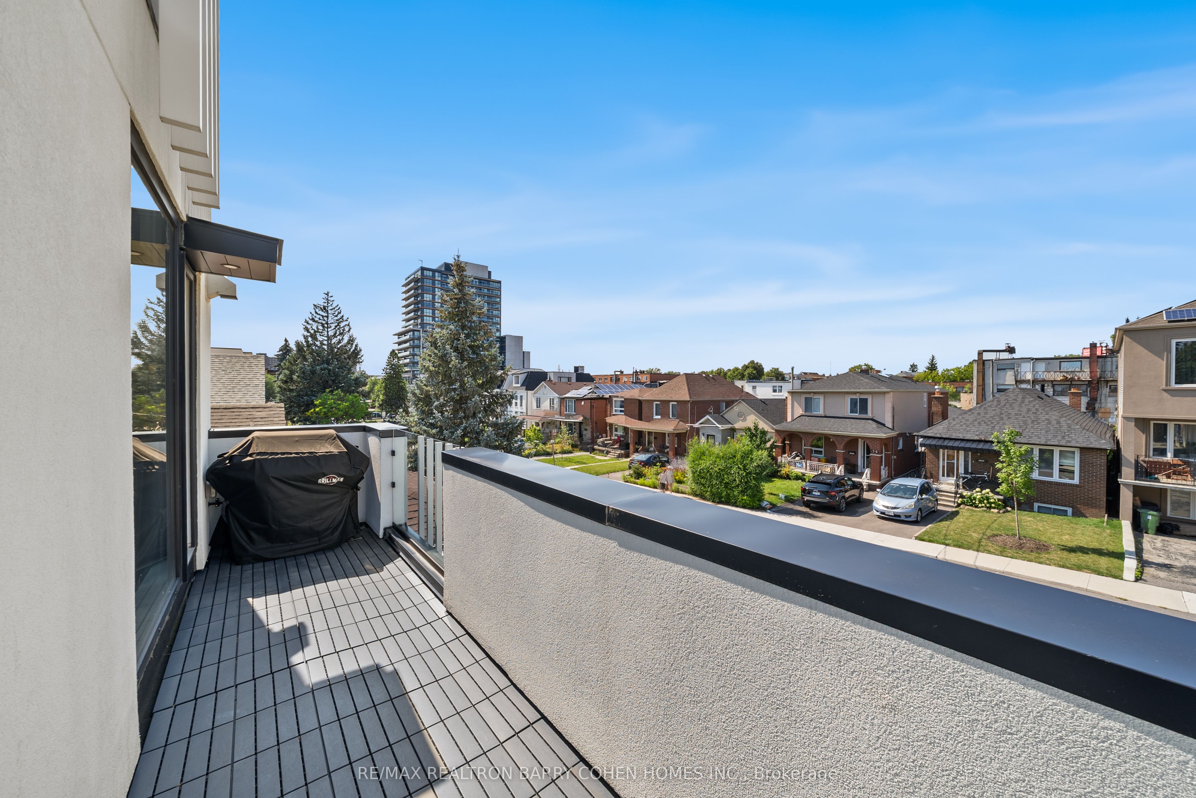 33 Lanark Avenue Property Photo 15