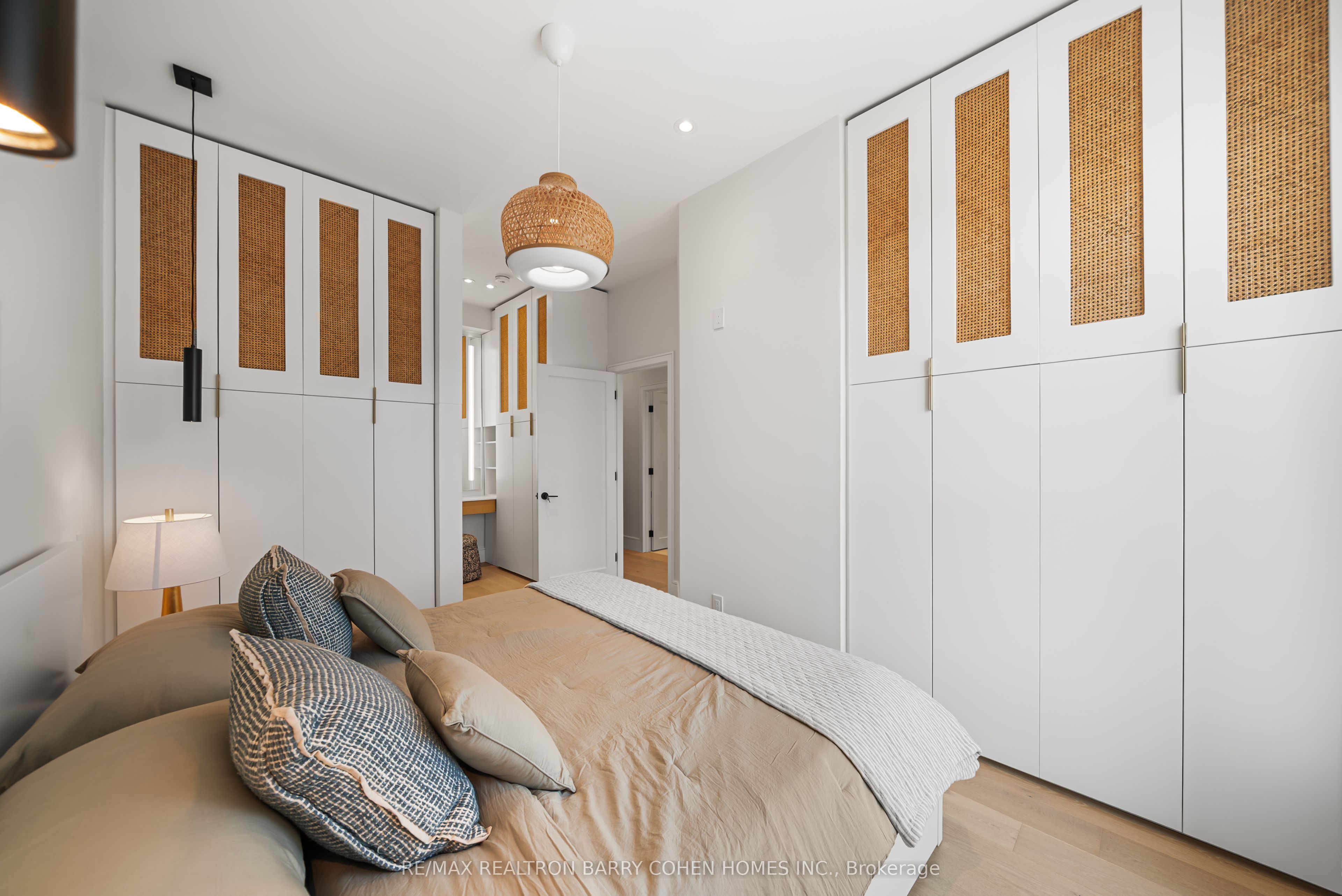 33 Lanark Avenue Property Photo 17