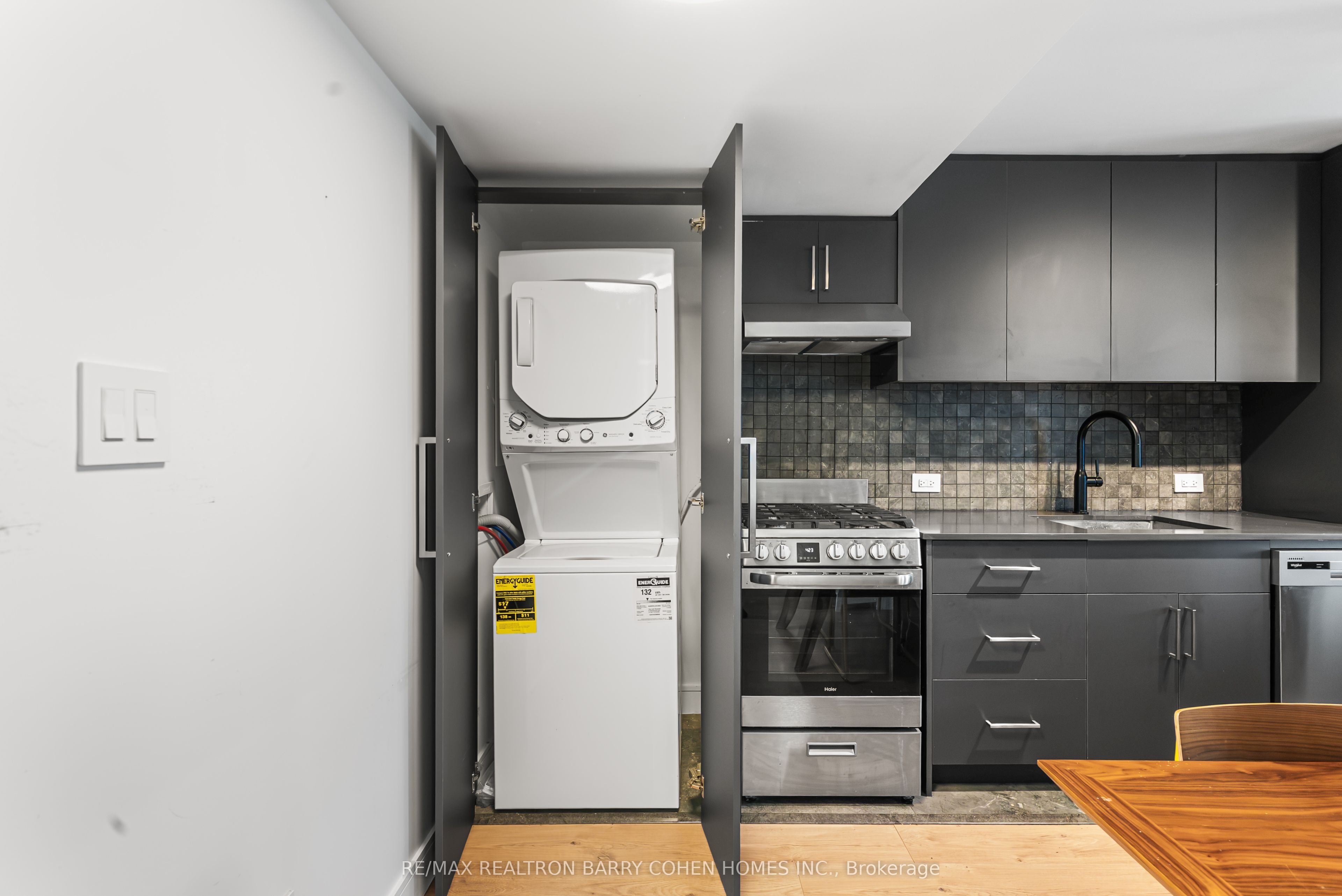 33 Lanark Avenue Property Photo 29