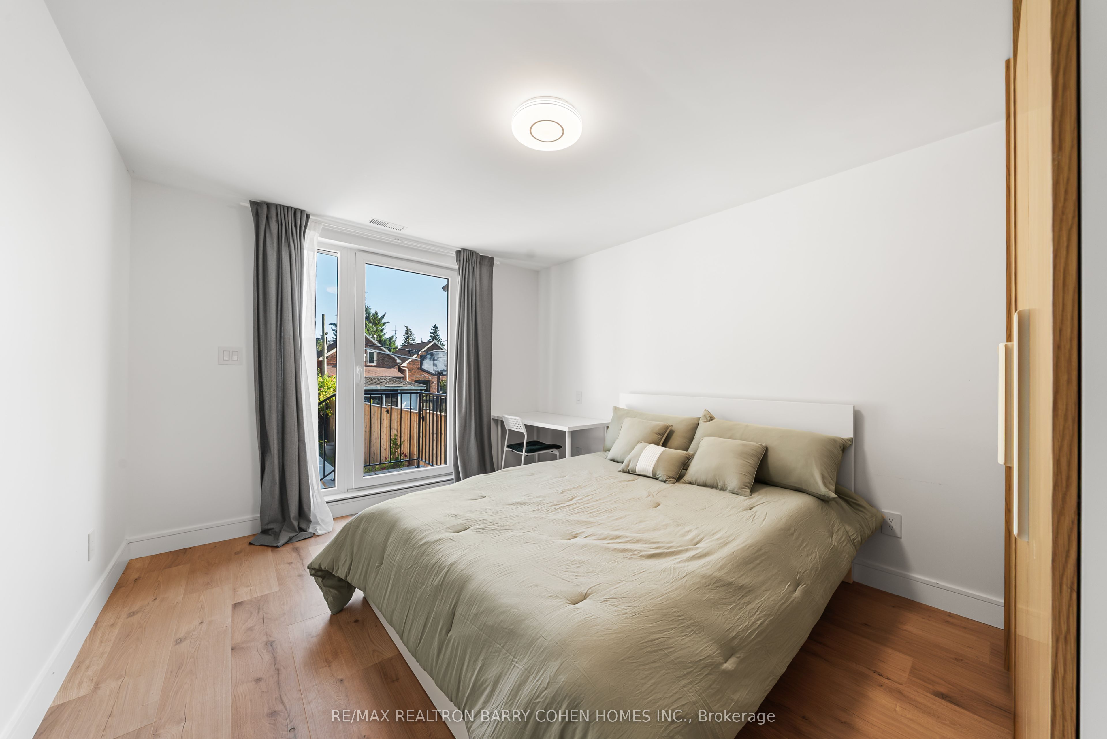 33 Lanark Avenue Property Photo 31