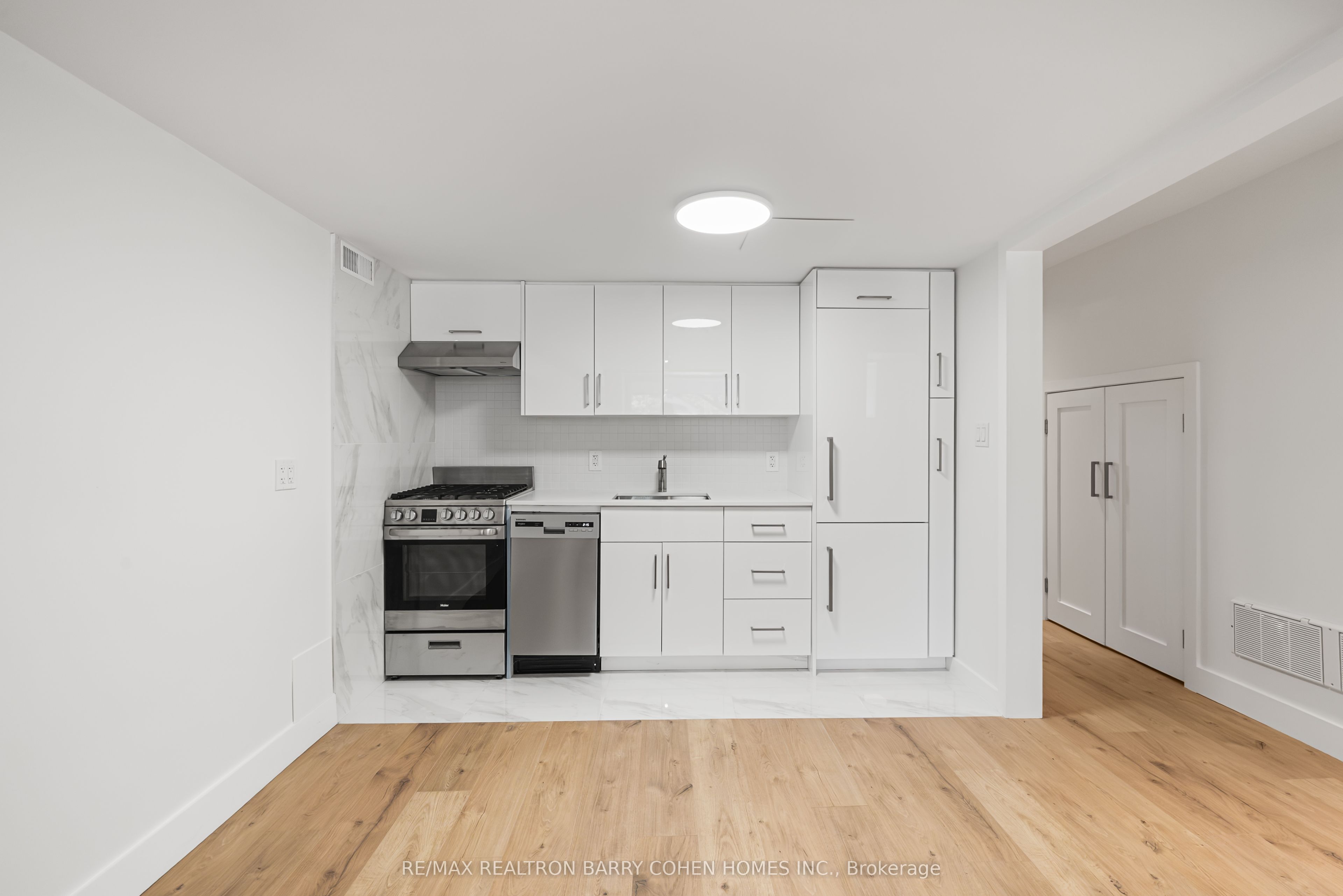 33 Lanark Avenue Property Photo 35