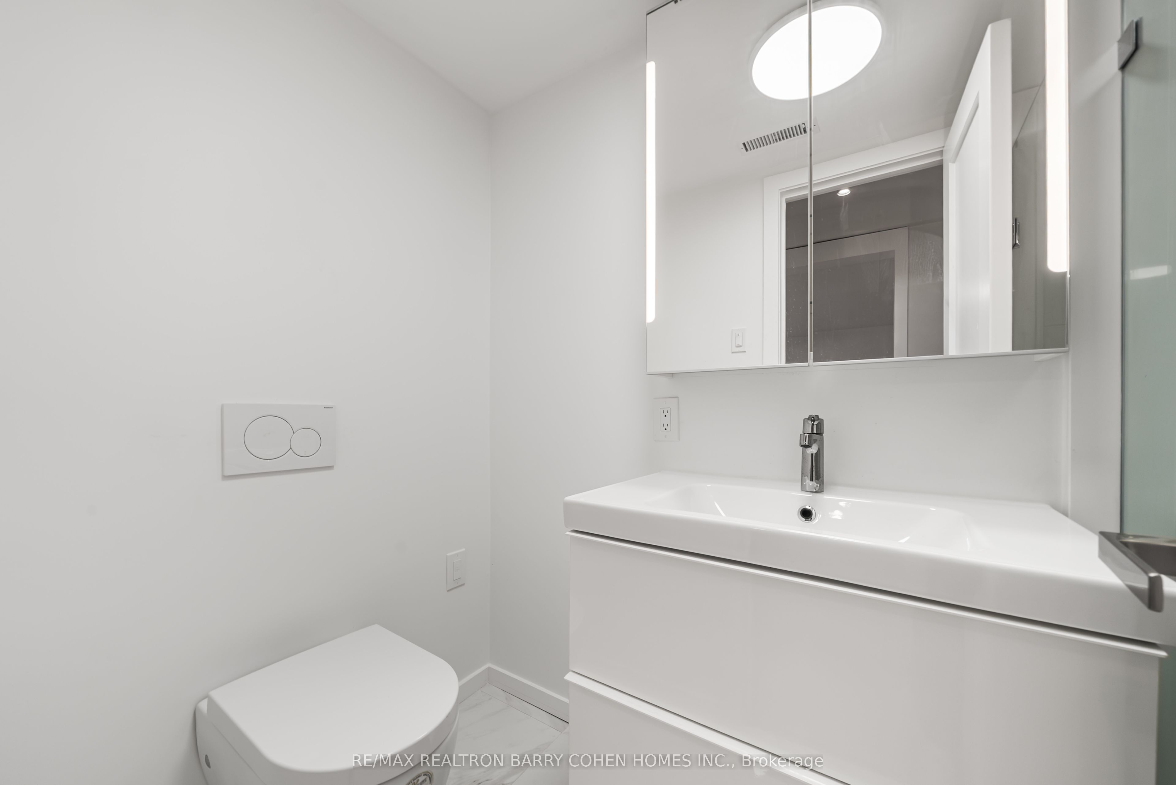 33 Lanark Avenue Property Photo 37