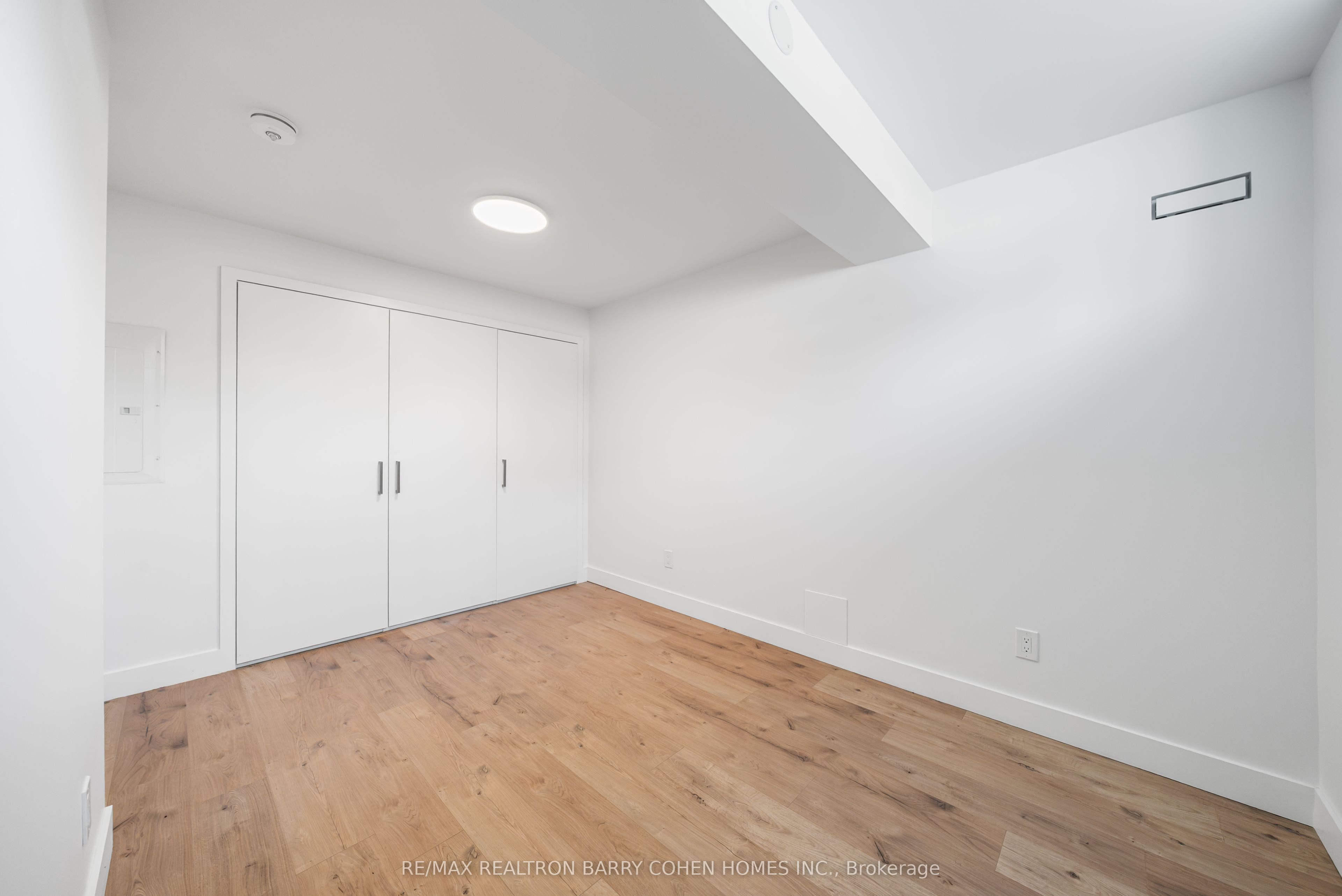 33 Lanark Avenue Property Photo 39