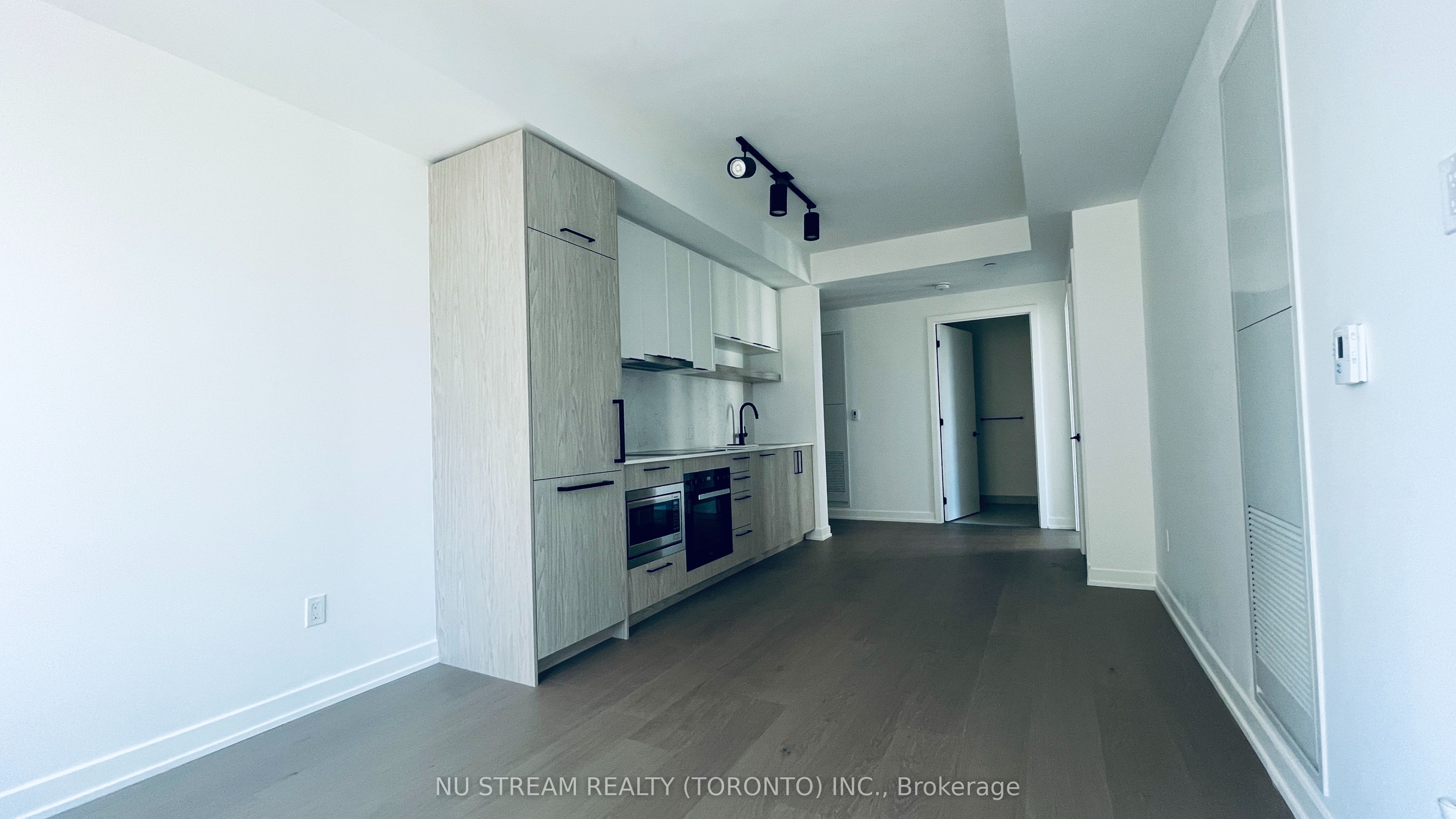 91 Montclair Avenue 1502 Property Photo 9