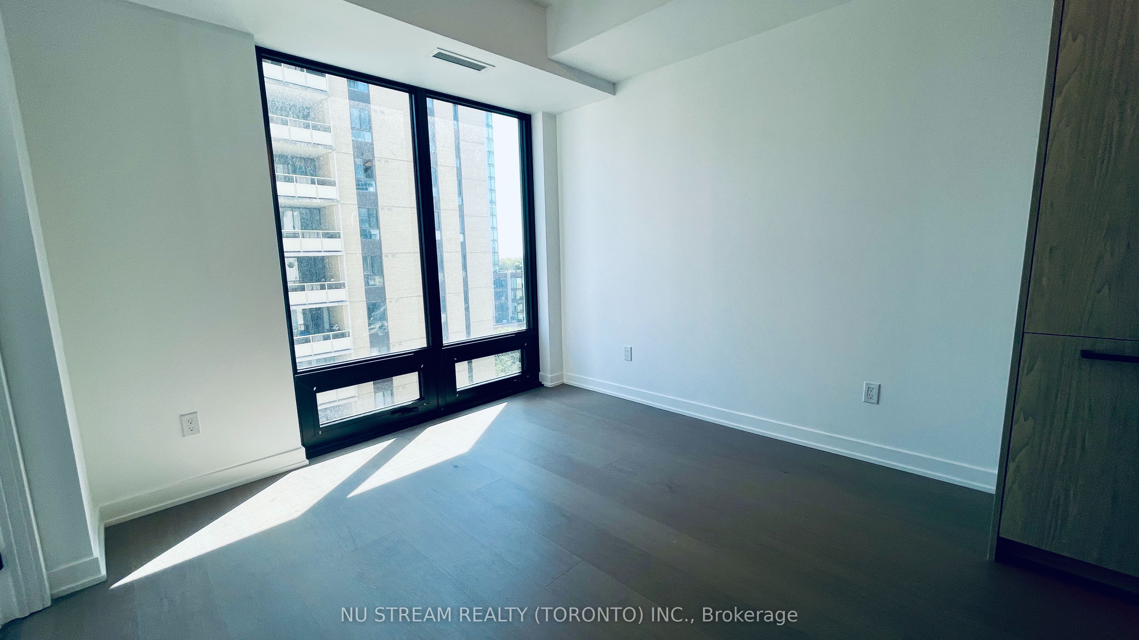 91 Montclair Avenue 1502 Property Photo 11
