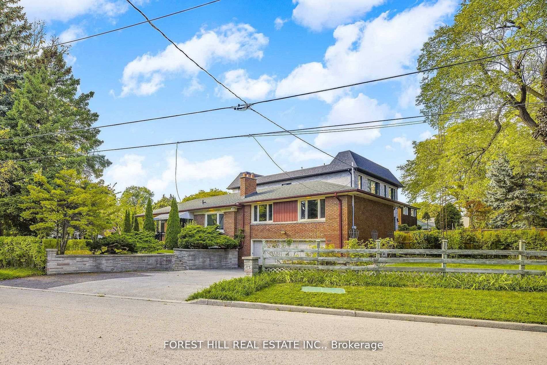 18 Irvington Crescent Property Photo 1